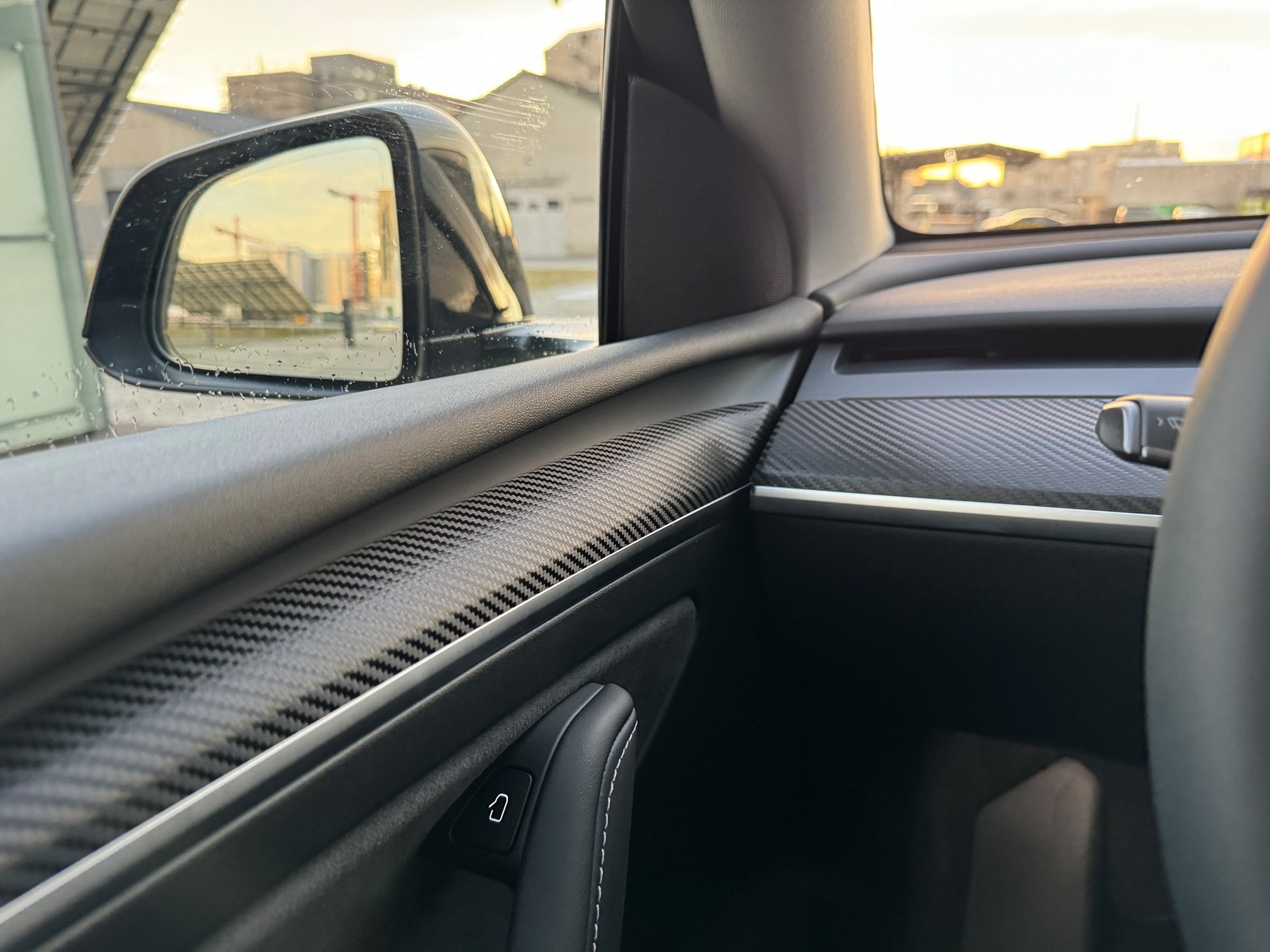 TESLA Model Y RWD-image-10