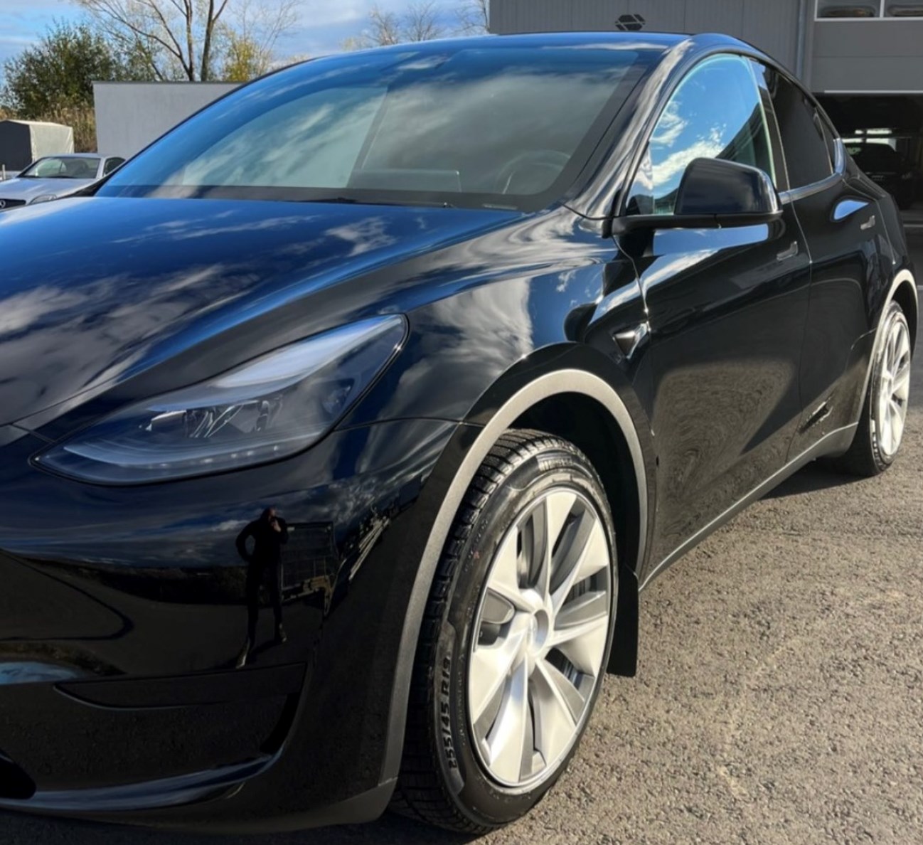 TESLA Model Y RWD-image-19