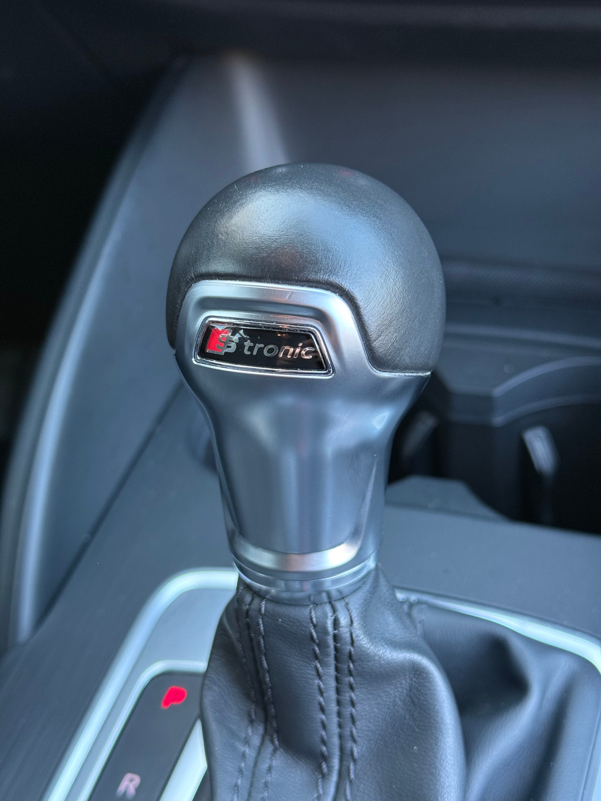 AUDI A3 S-Tronic-image-10