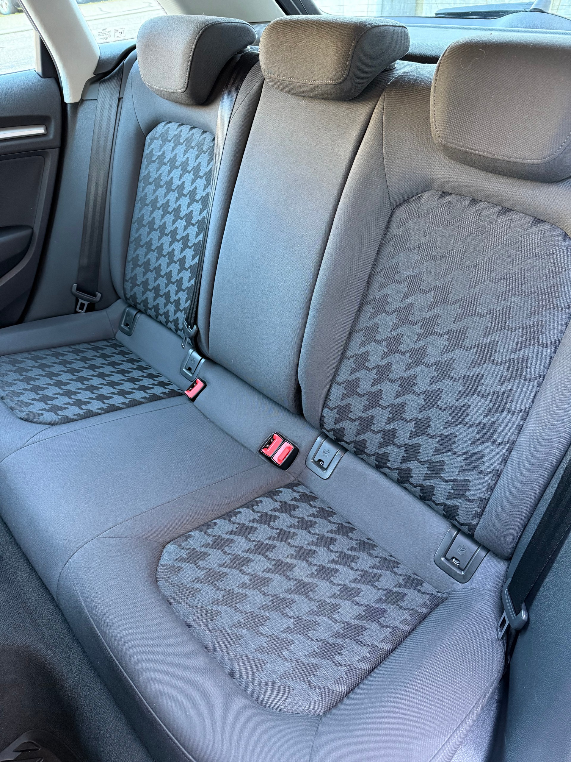 AUDI A3 S-Tronic-image-11