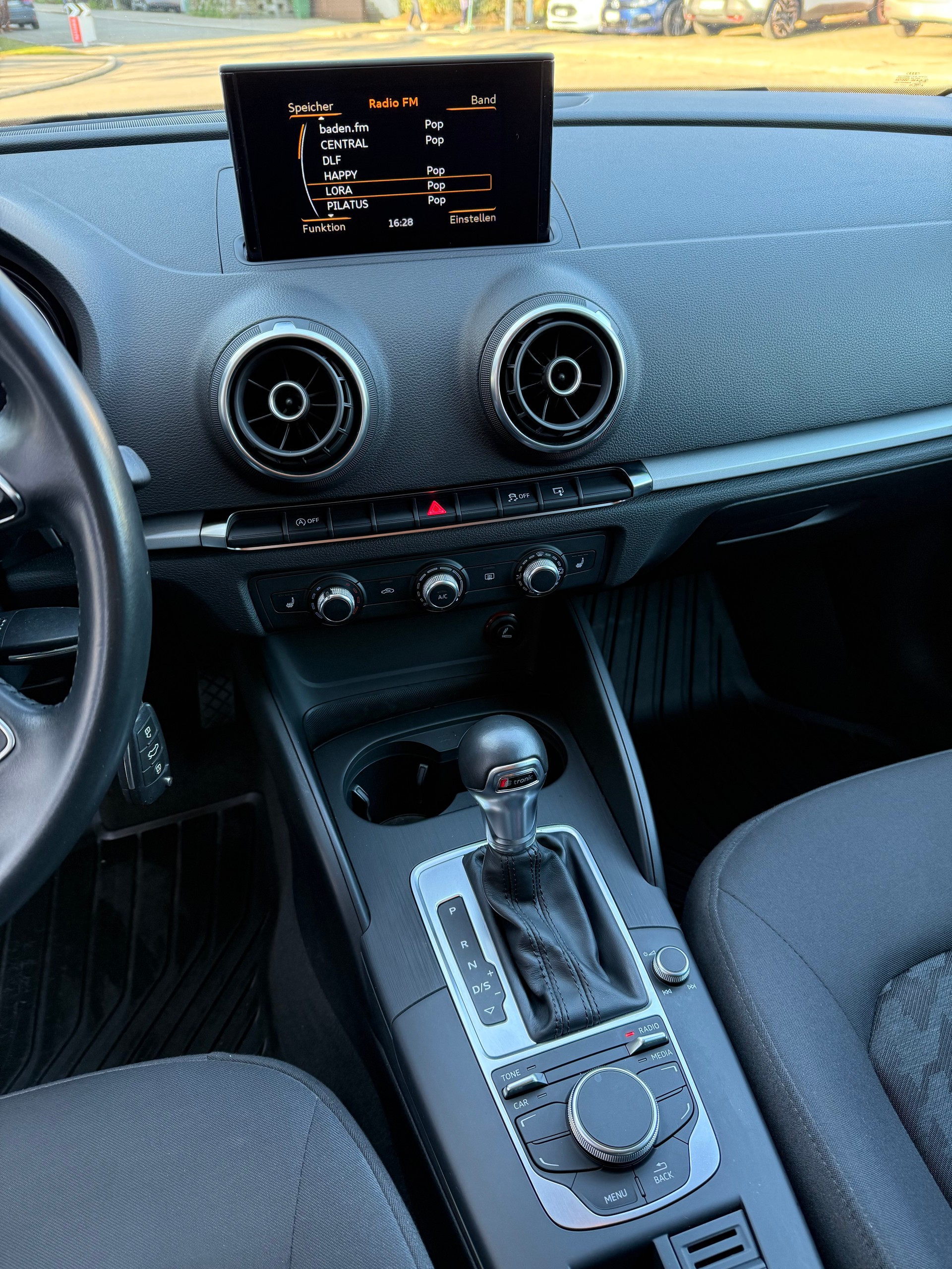 AUDI A3 S-Tronic-image-8