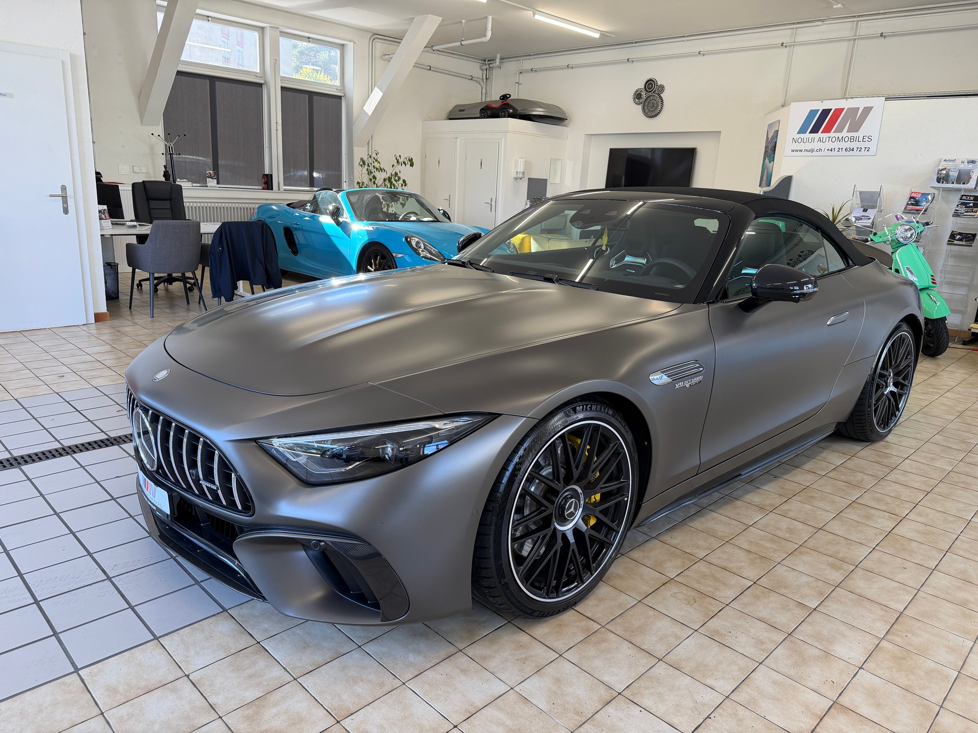 MERCEDES-BENZ AMG SL 63 4M Speedshift MCT-showroom-element-1