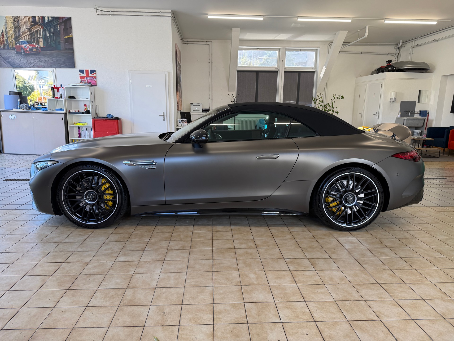 MERCEDES-BENZ AMG SL 63 4M Speedshift MCT-showroom-element-2