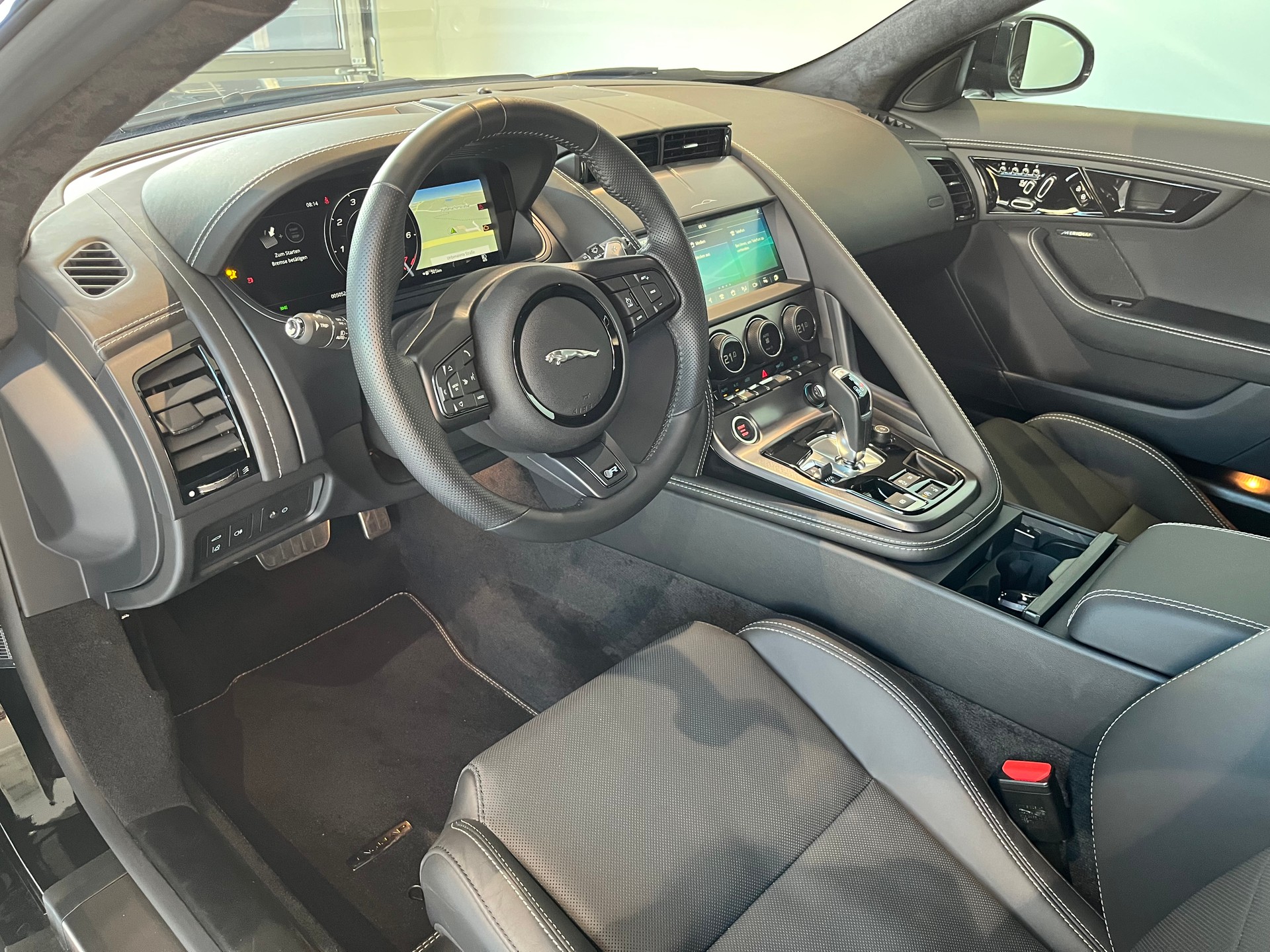 JAGUAR F-Type Coupé 5.0 V8 R75 Automatik AWD-image-3