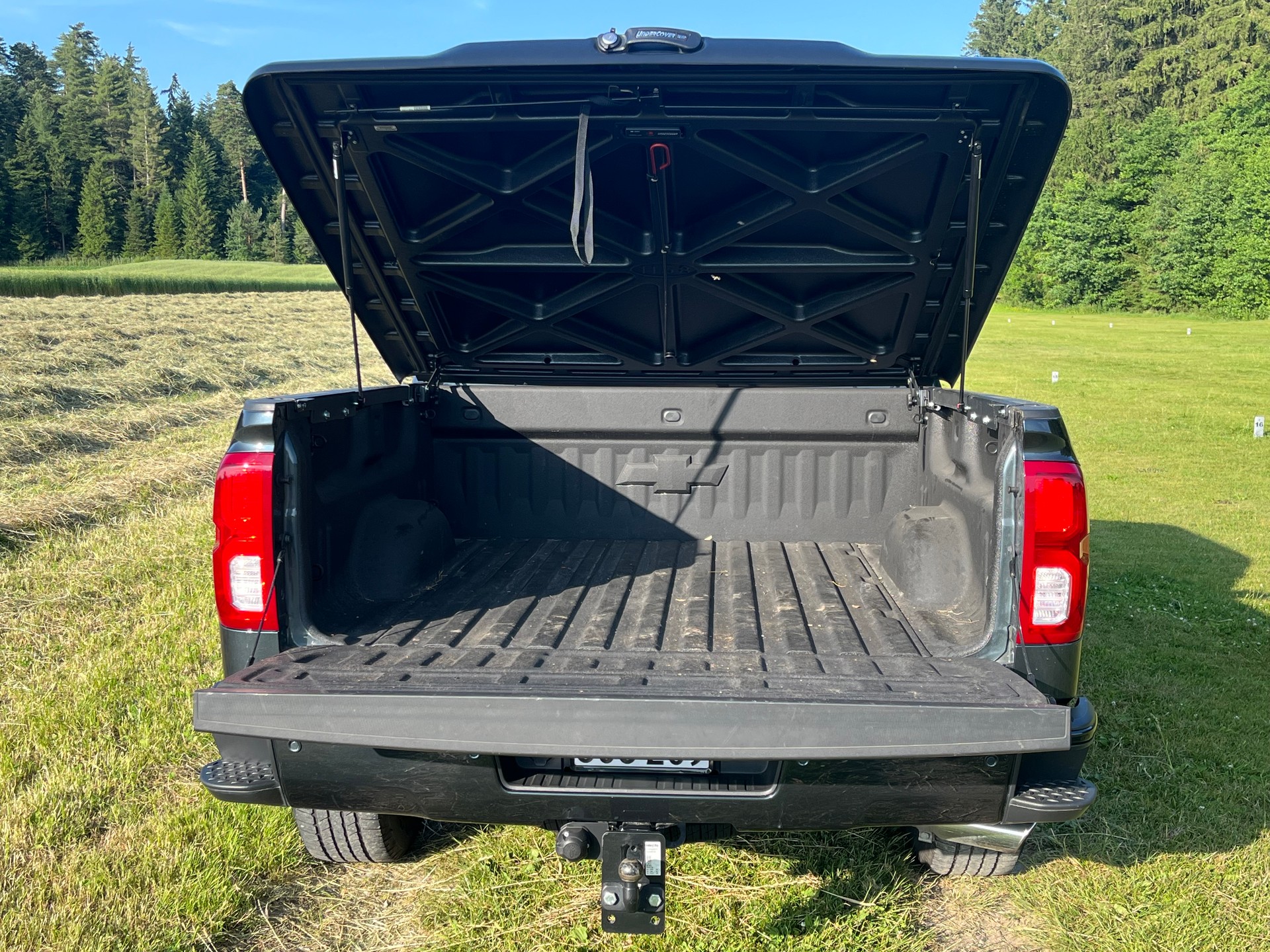 CHEVROLET Silverado High Country-image-3
