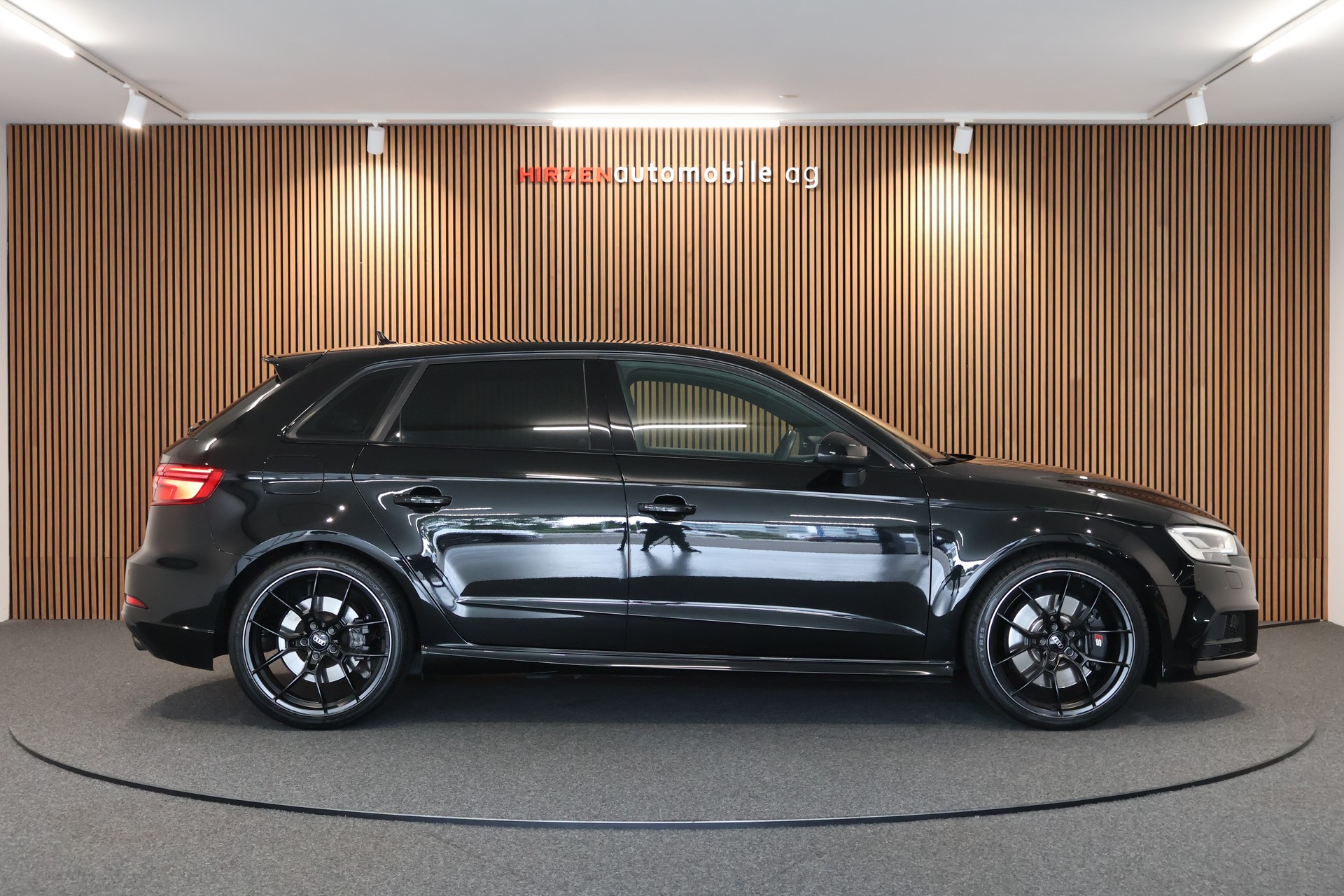 AUDI S3 Sportback 2.0 TFSI quattro S-tronic-image-5