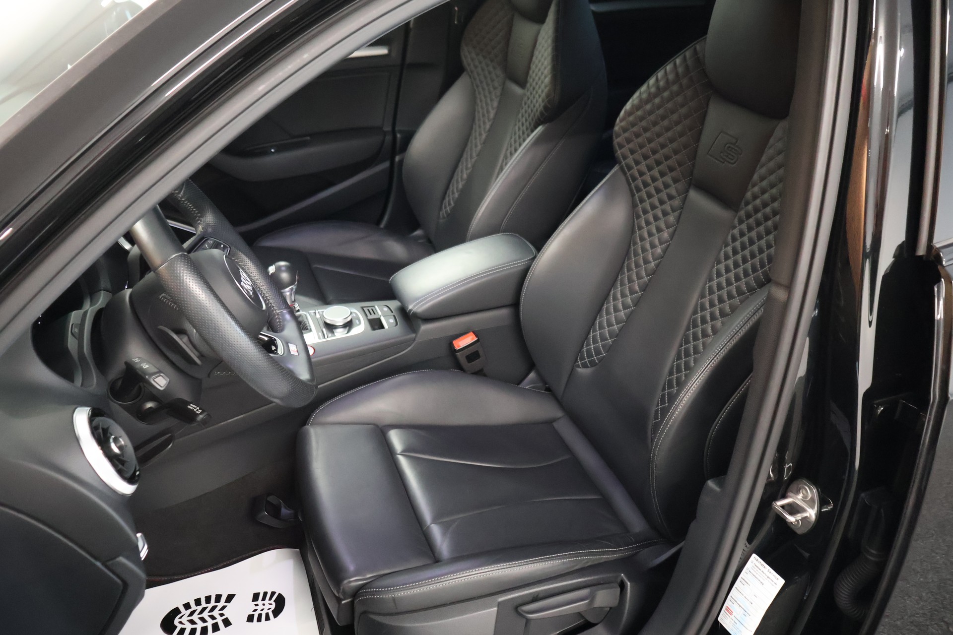 AUDI S3 Sportback 2.0 TFSI quattro S-tronic-image-10