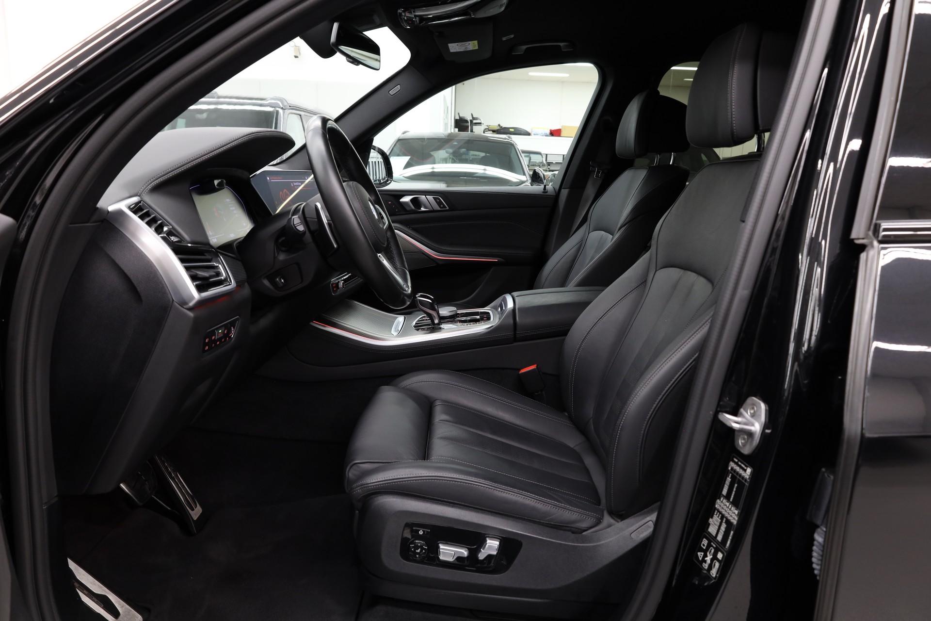 BMW X5 40d M-Sport xDrive SAG-image-13