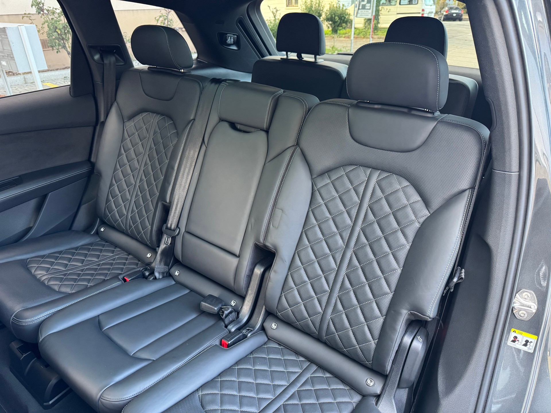 AUDI SQ7 4.0 V8 TDI Sport quattro tiptronic 7-Sitzer-image-27