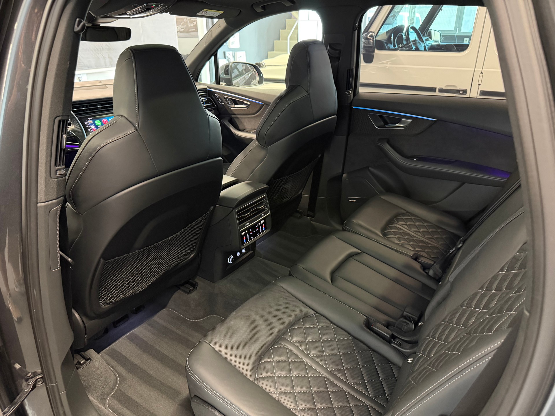 AUDI SQ7 4.0 V8 TDI Sport quattro tiptronic 7-Sitzer-image-27