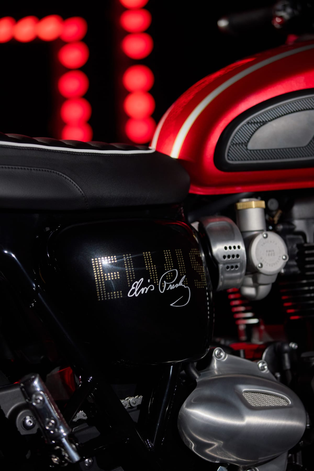 TRIUMPH Bonneville T120 Elvis Edition-showroom-element-2