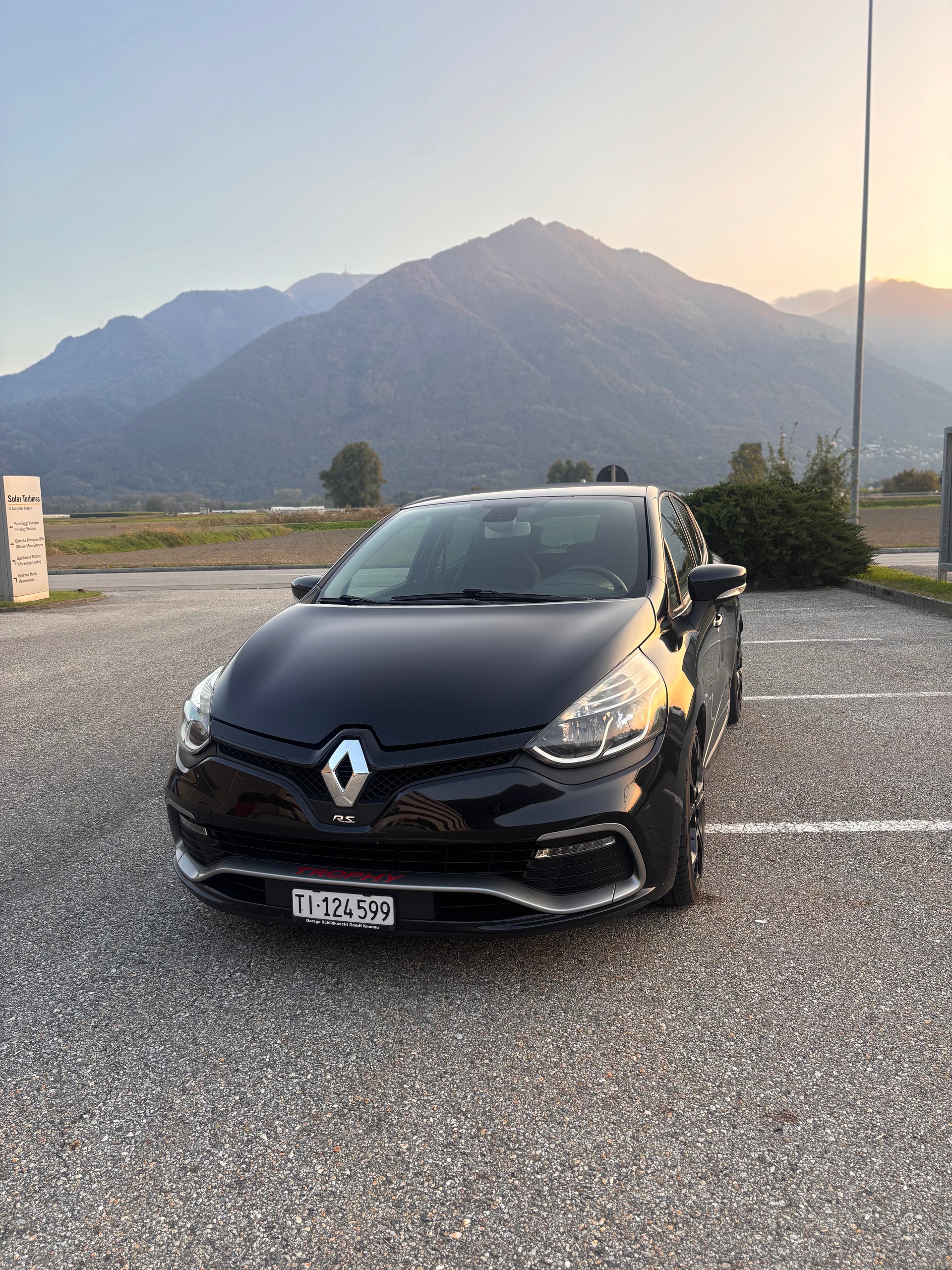 RENAULT Clio 1.6 T RS 220 Trophy EDC-image-7