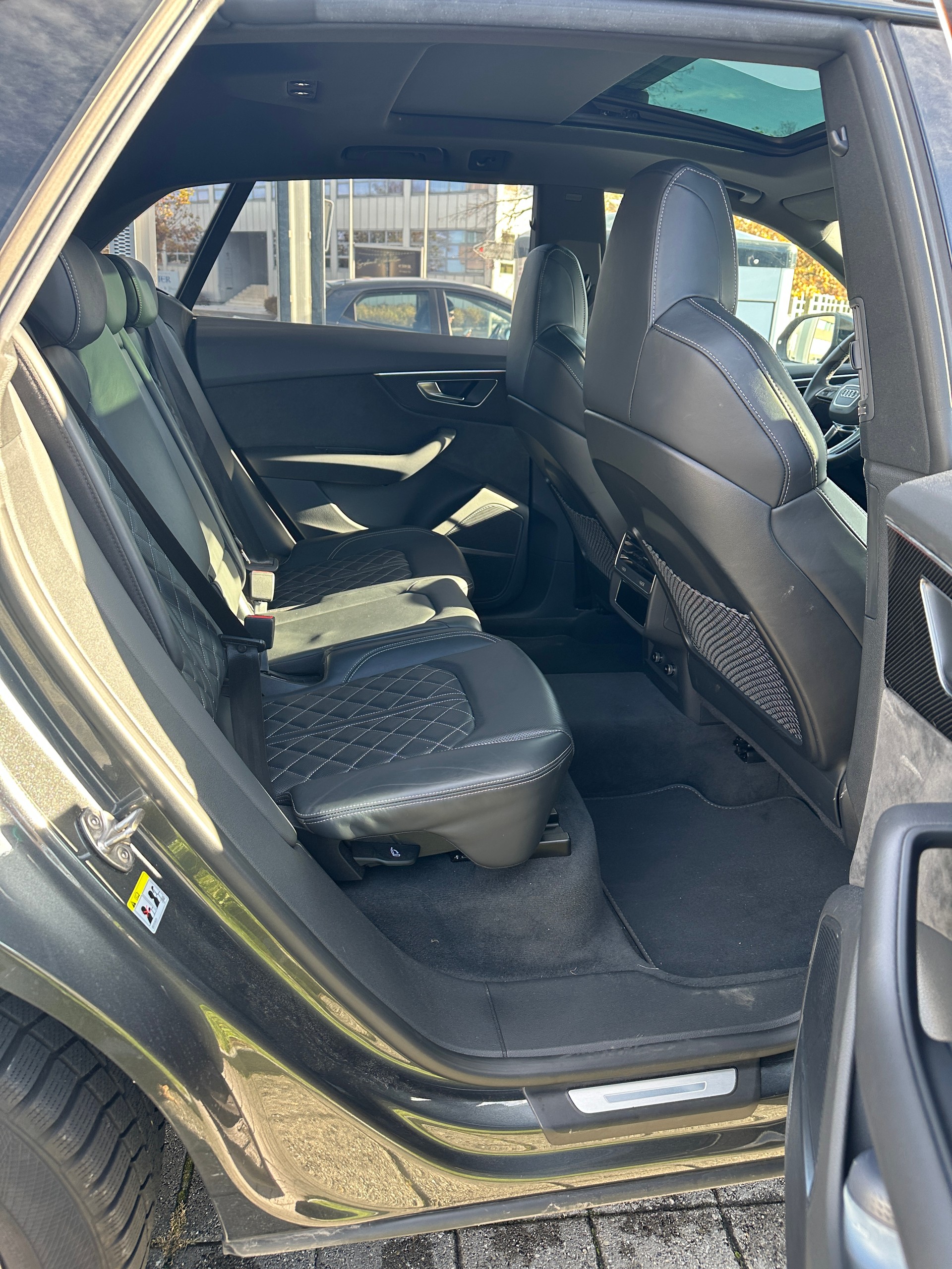 AUDI SQ8 TFSI quattro tiptronic-image-3
