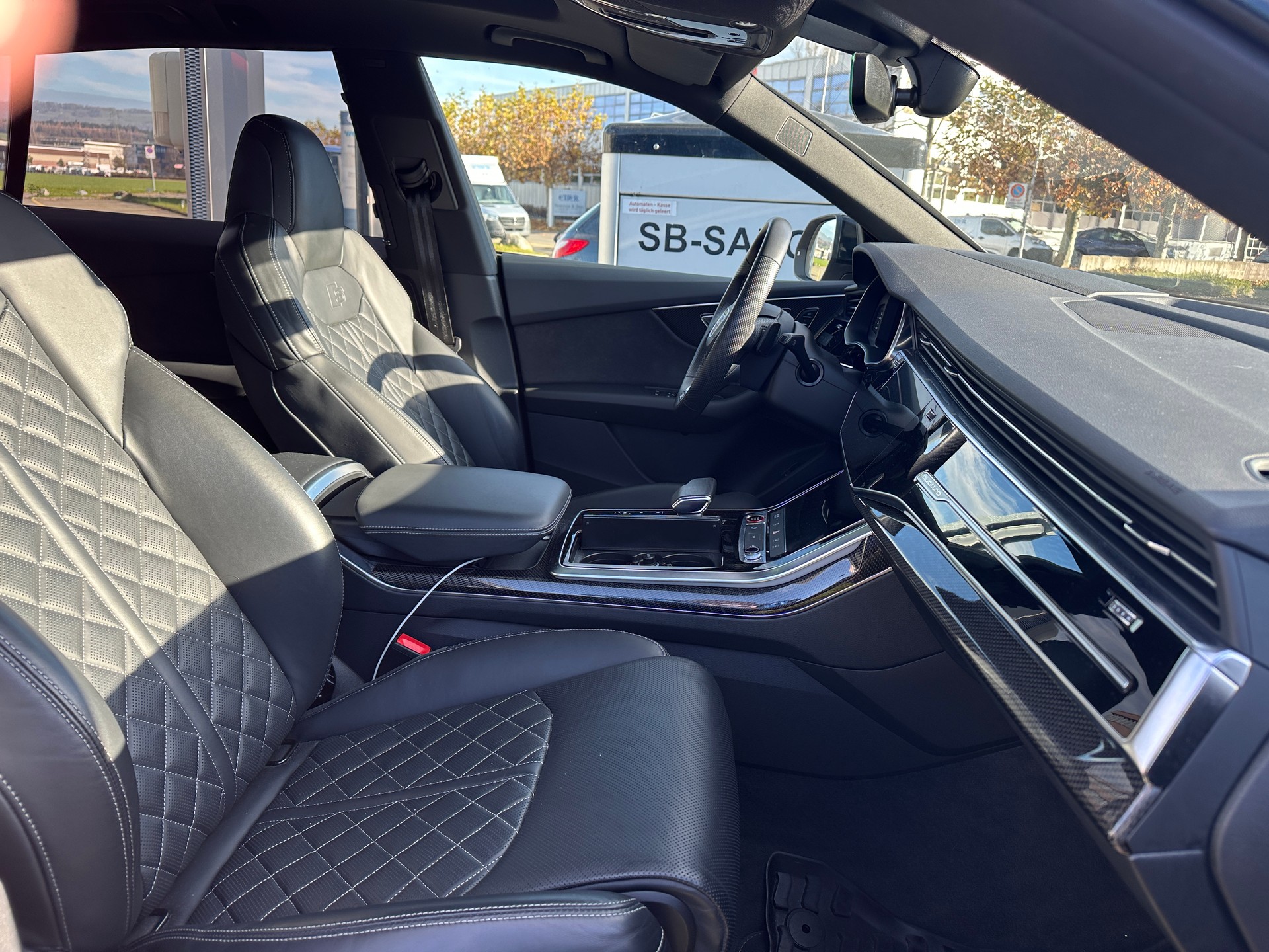 AUDI SQ8 TFSI quattro tiptronic-image-4