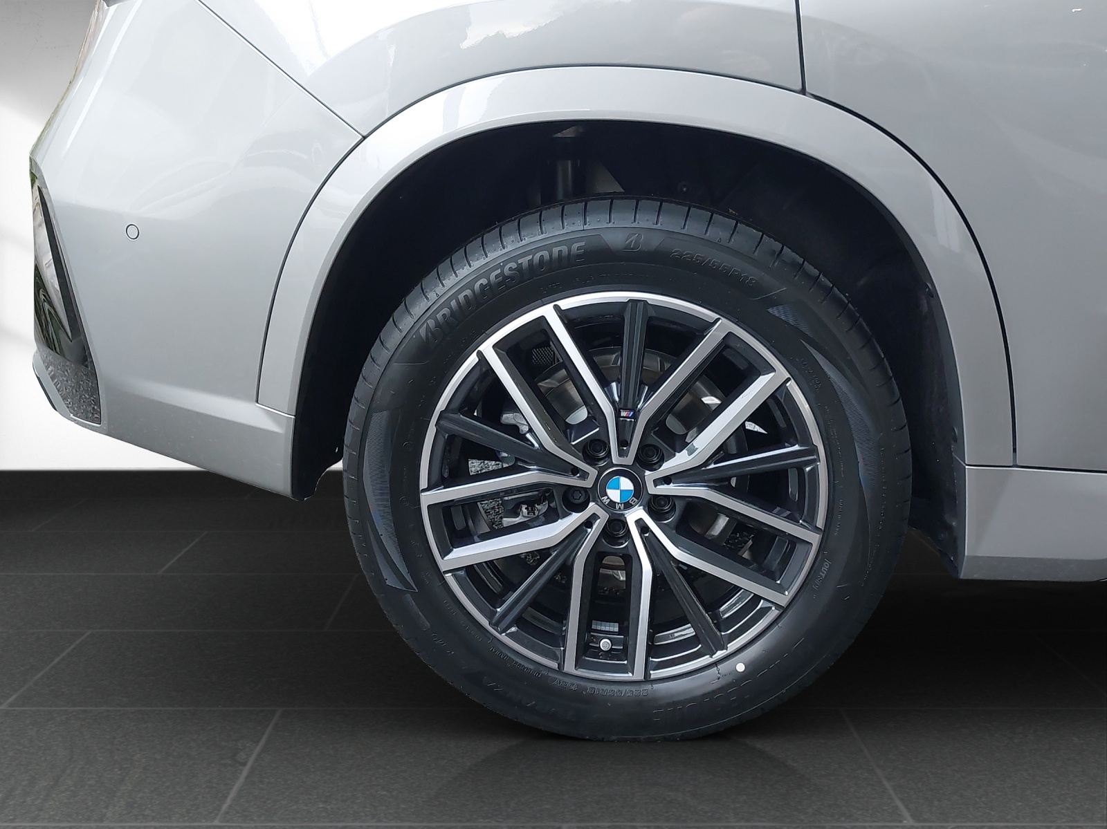 BMW X1 sDrive 20i 48V M Sport-image-10