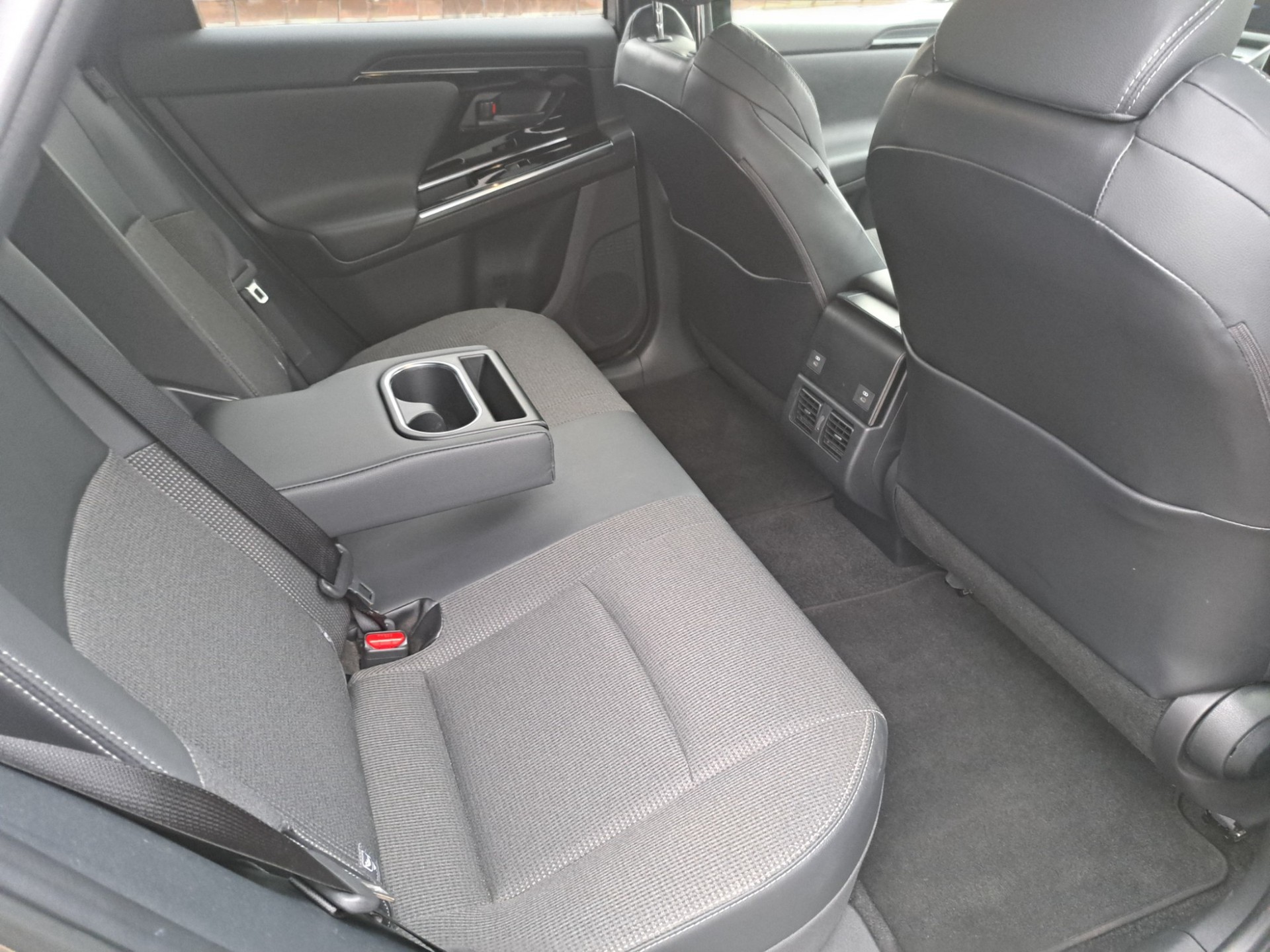 TOYOTA bZ4X Style 71,4 kWh 4WD-image-7