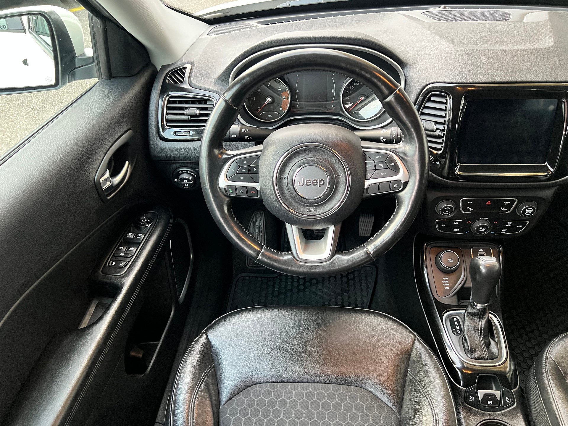 JEEP Compass 2.0CRD Limited AWD 9ATX-image-9