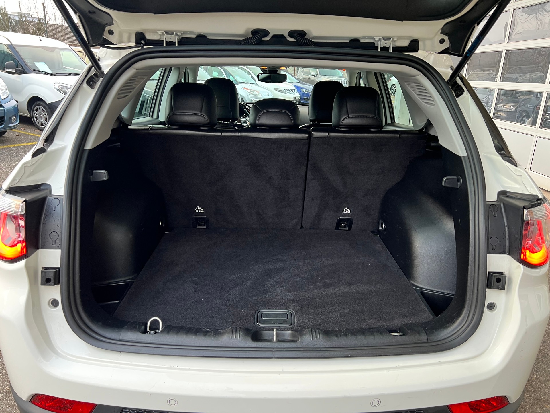JEEP Compass 2.0CRD Limited AWD 9ATX-image-12