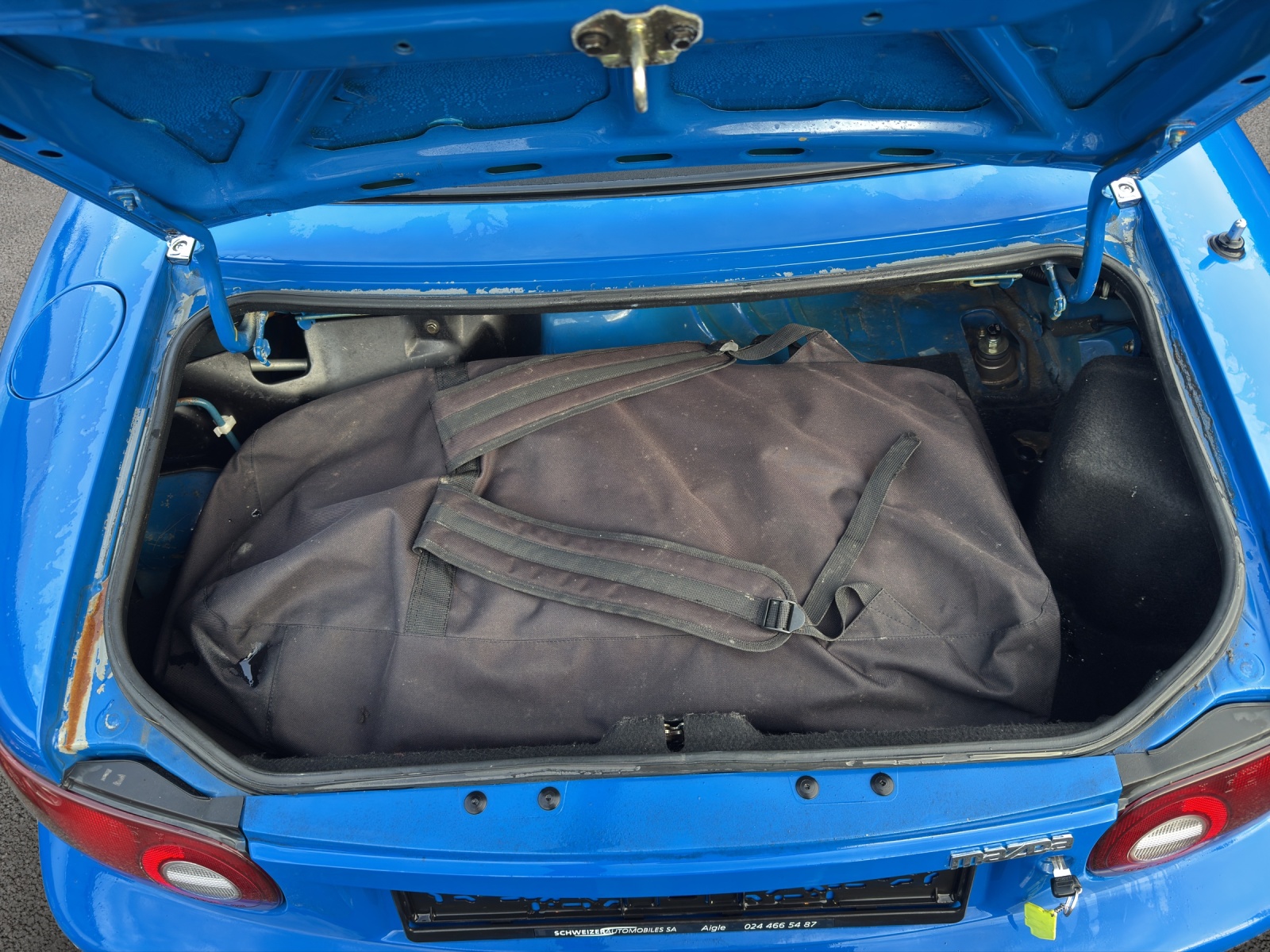 MAZDA MX-5 1.6i-16-image-12