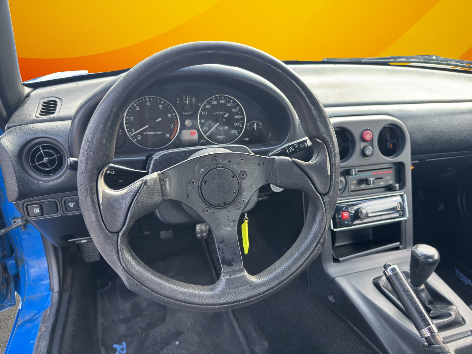 MAZDA MX-5 1.6i-16-image-10