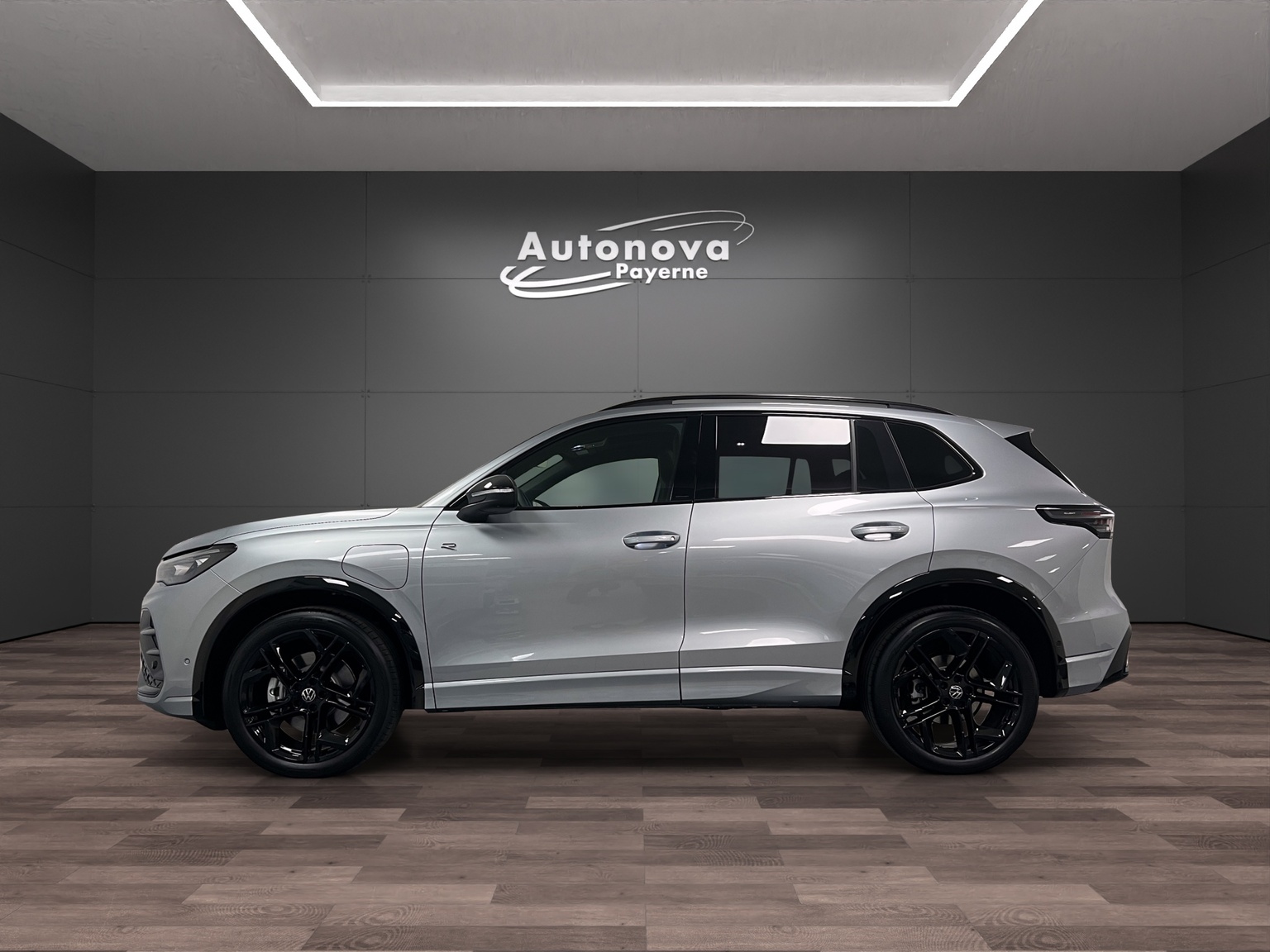 VW Tiguan 1.5 TSI evo2 eHybrid R-Line DSG-image-2