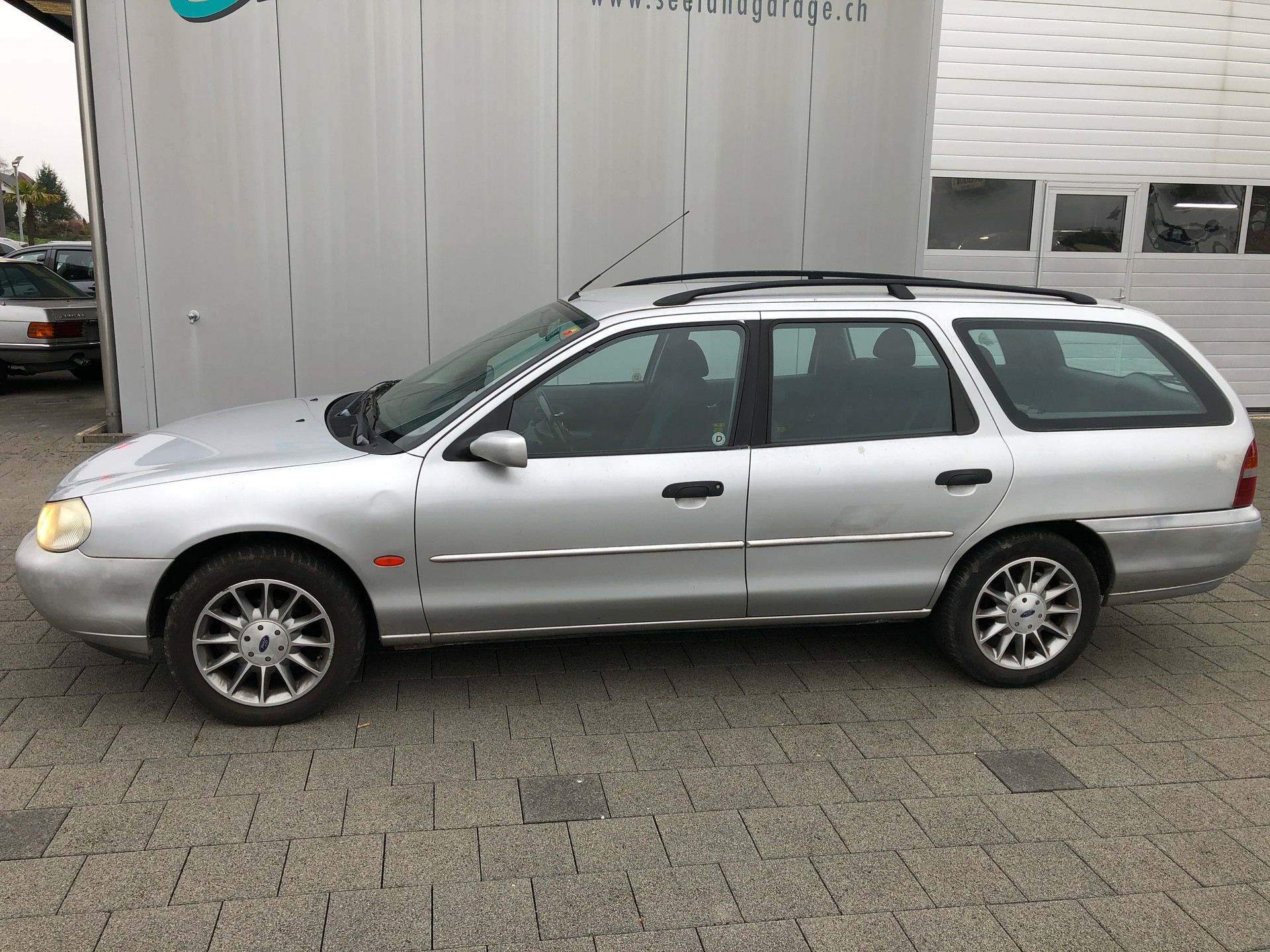 FORD Mondeo 2.0i Trend Futura-image-7