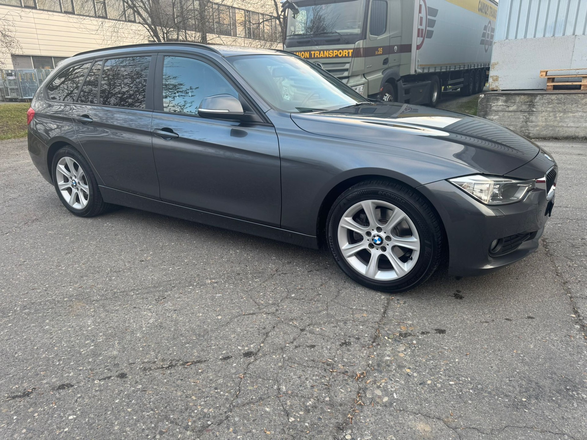 BMW 320d Touring Modern Line-image-2