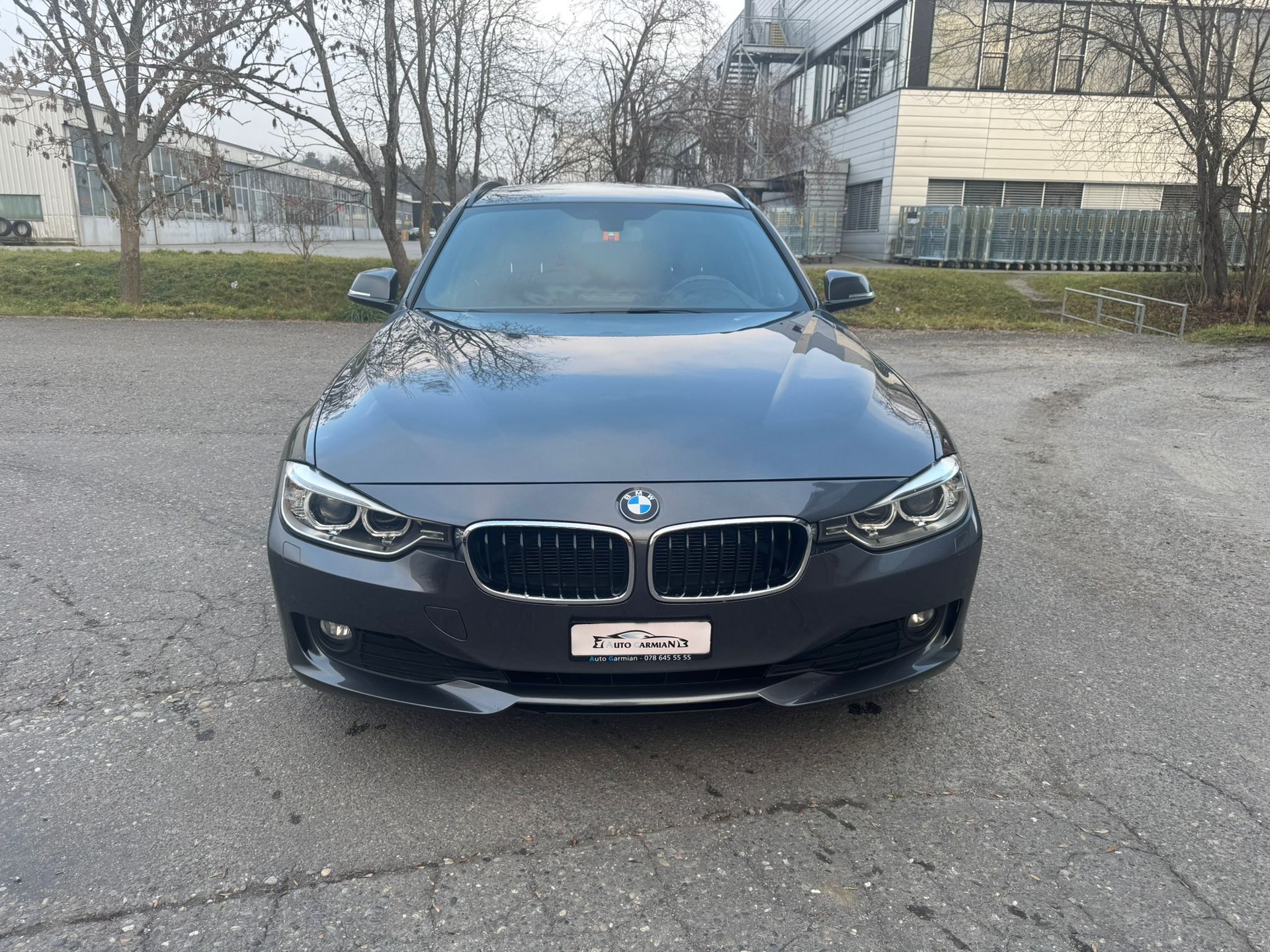 BMW 320d Touring Modern Line-image-0