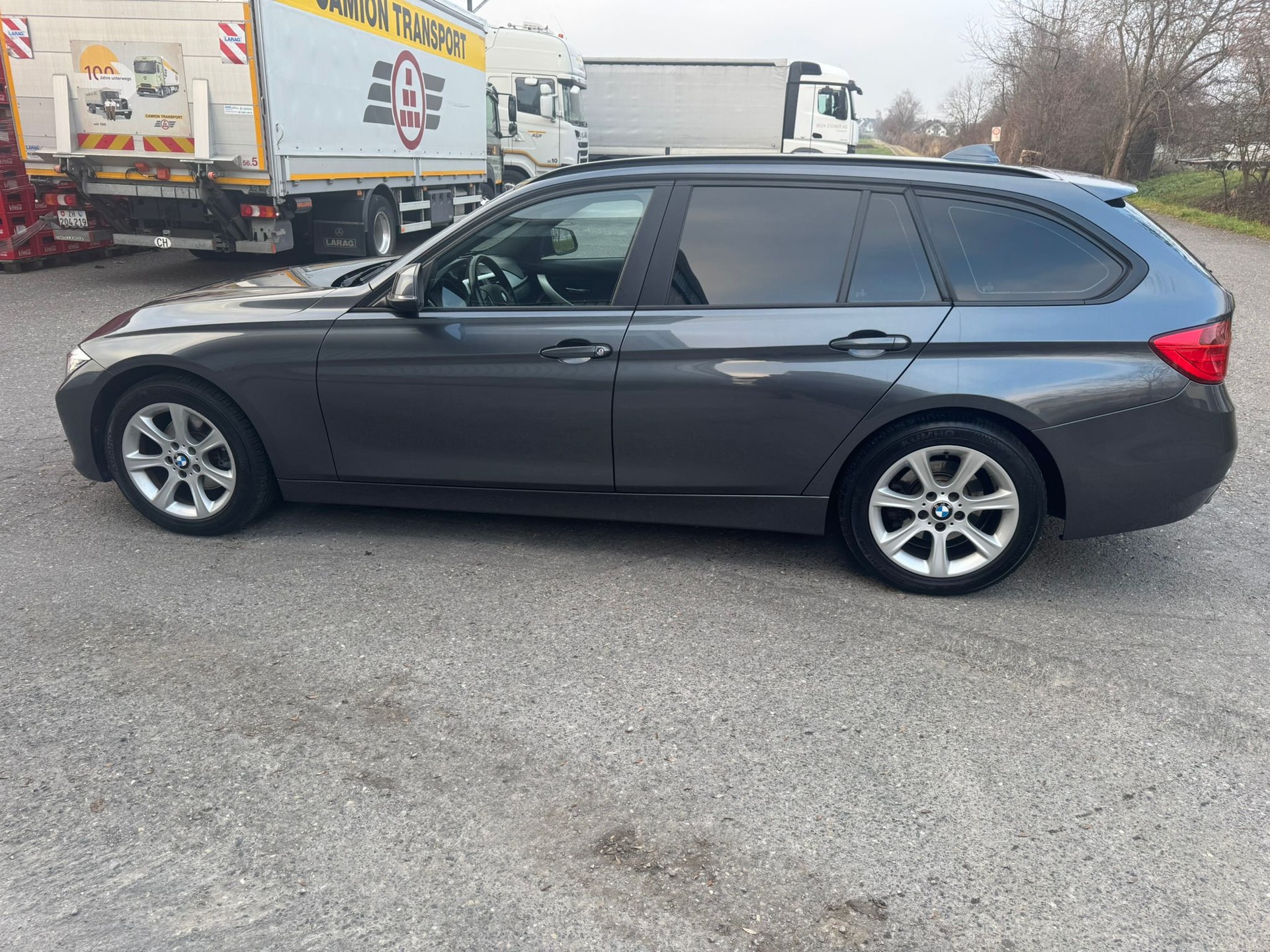 BMW 320d Touring Modern Line-image-8