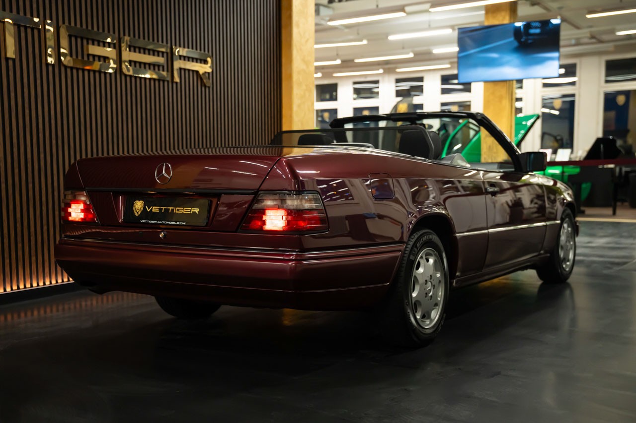 MERCEDES-BENZ E 220 Cabrio-image-6