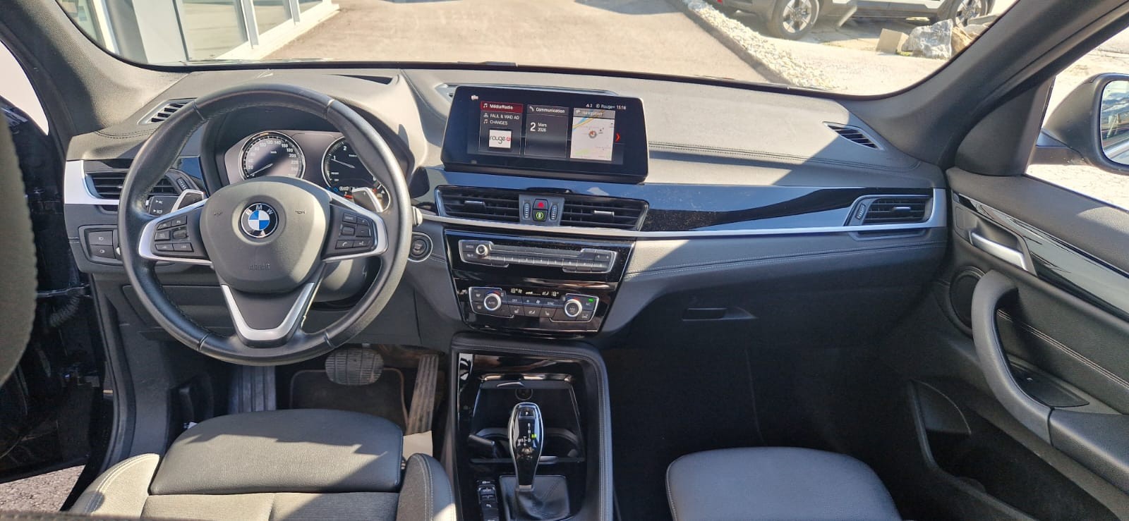 BMW X1 xDrive 20d xLine-image-2