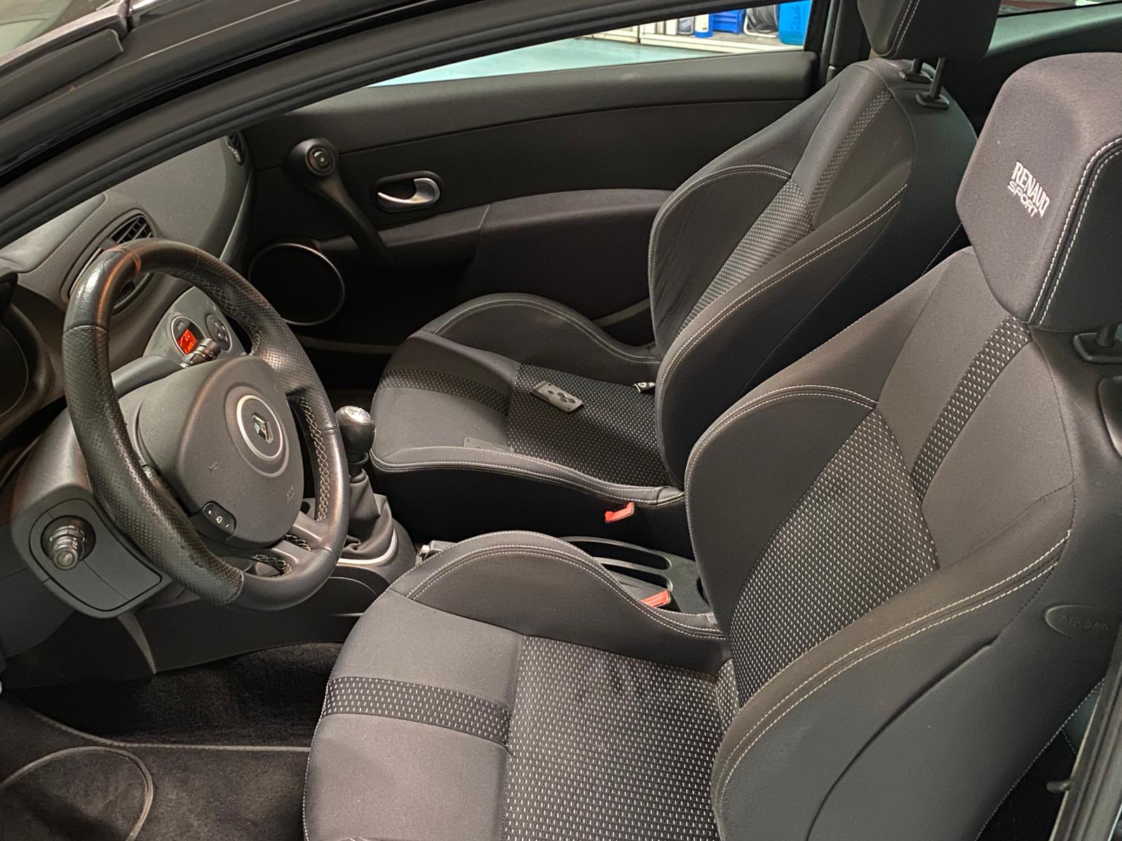 RENAULT Clio 2.0 16V Sport-image-6