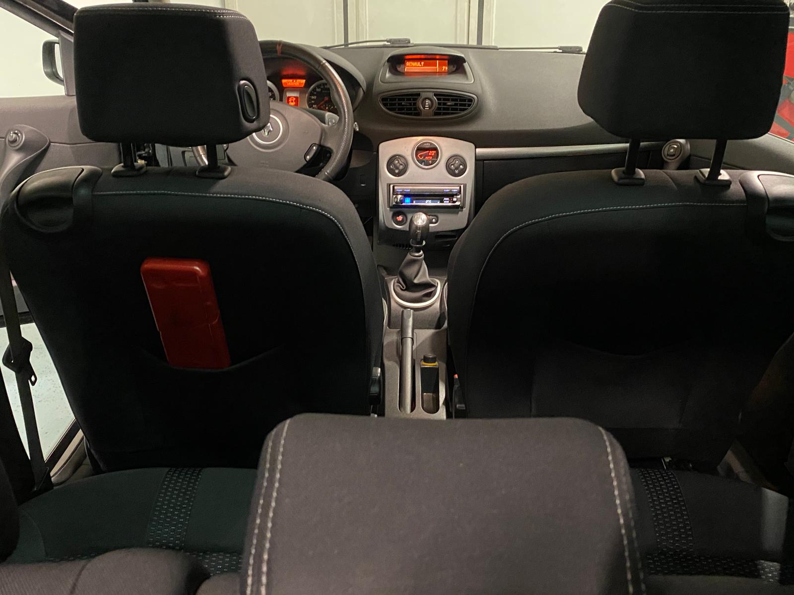 RENAULT Clio 2.0 16V Sport-image-8