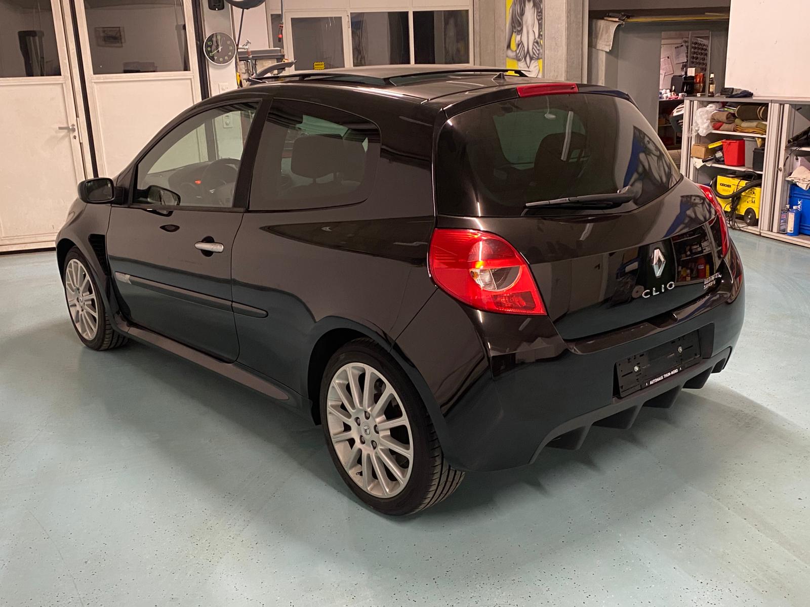 RENAULT Clio 2.0 16V Sport-image-2