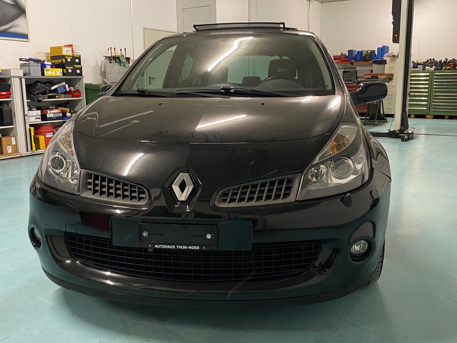 RENAULT Clio 2.0 16V Sport-image-12