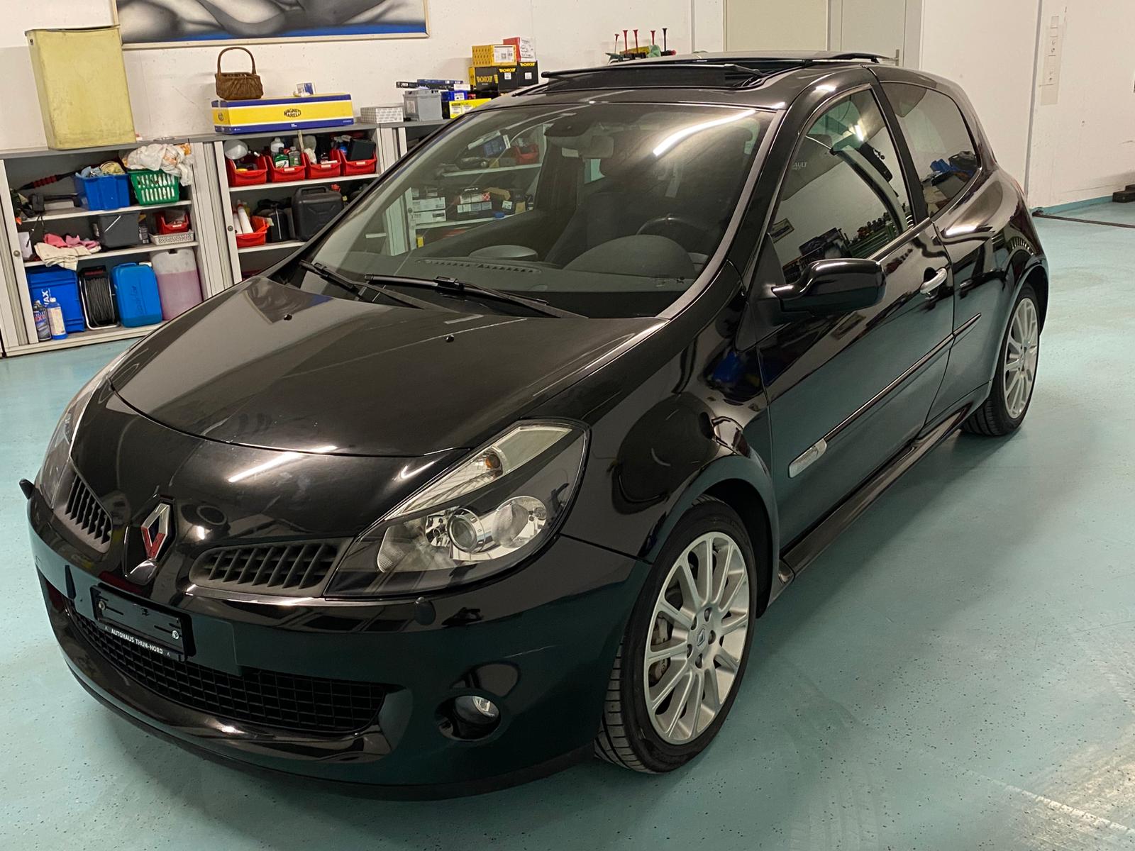 RENAULT Clio 2.0 16V Sport