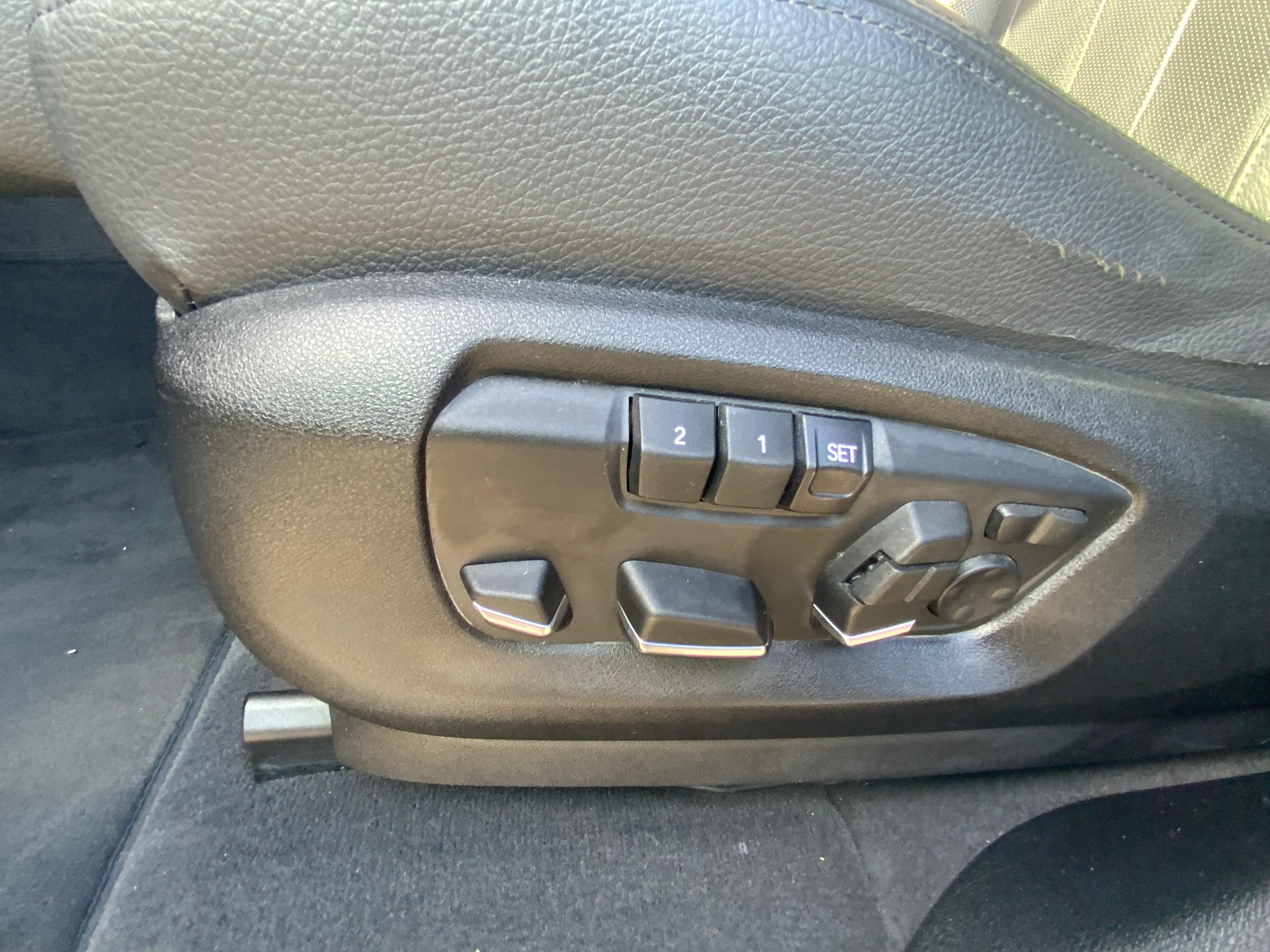 BMW X5 xDrive M50d Steptronic-image-16