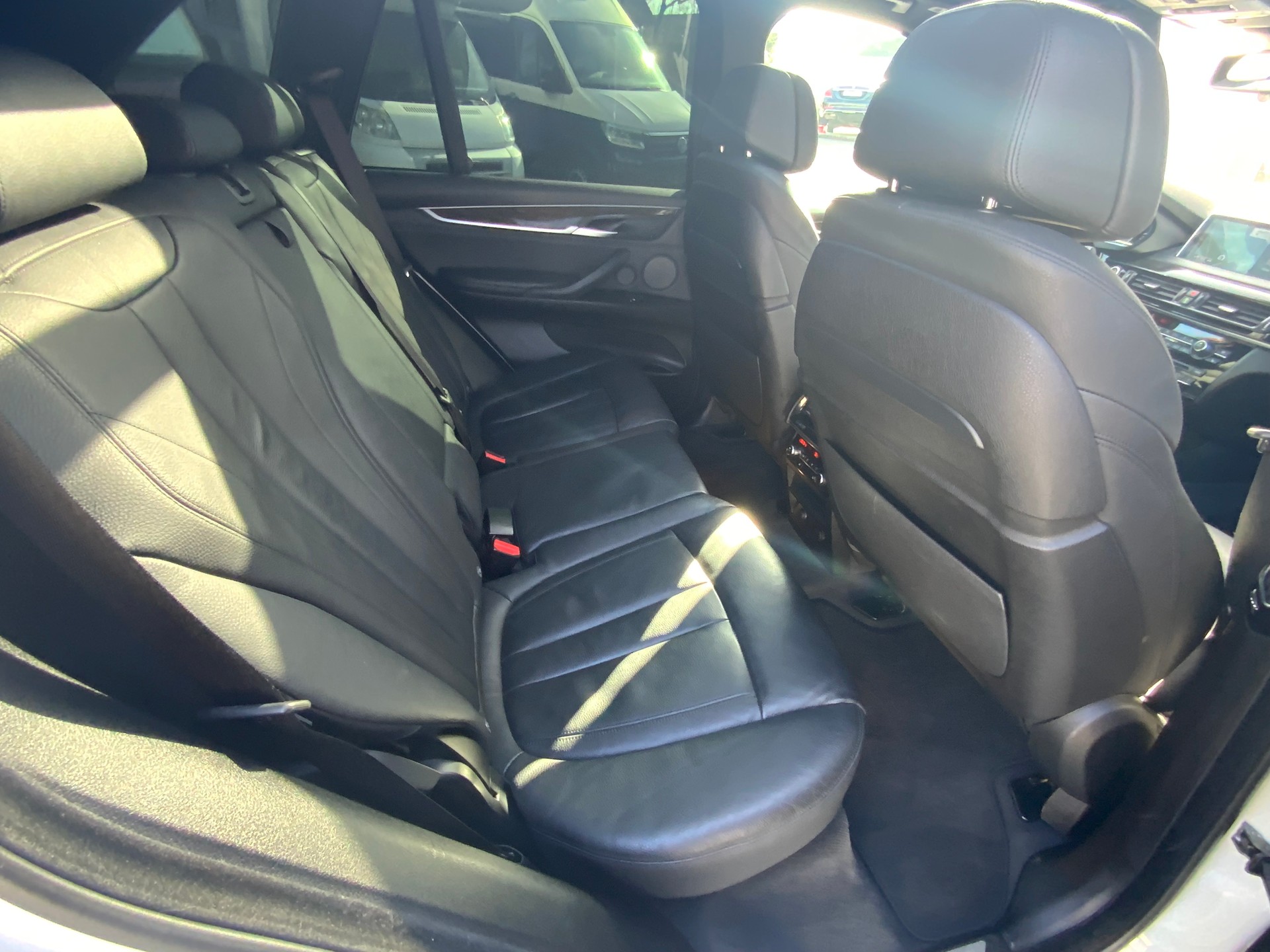 BMW X5 xDrive M50d Steptronic-image-14