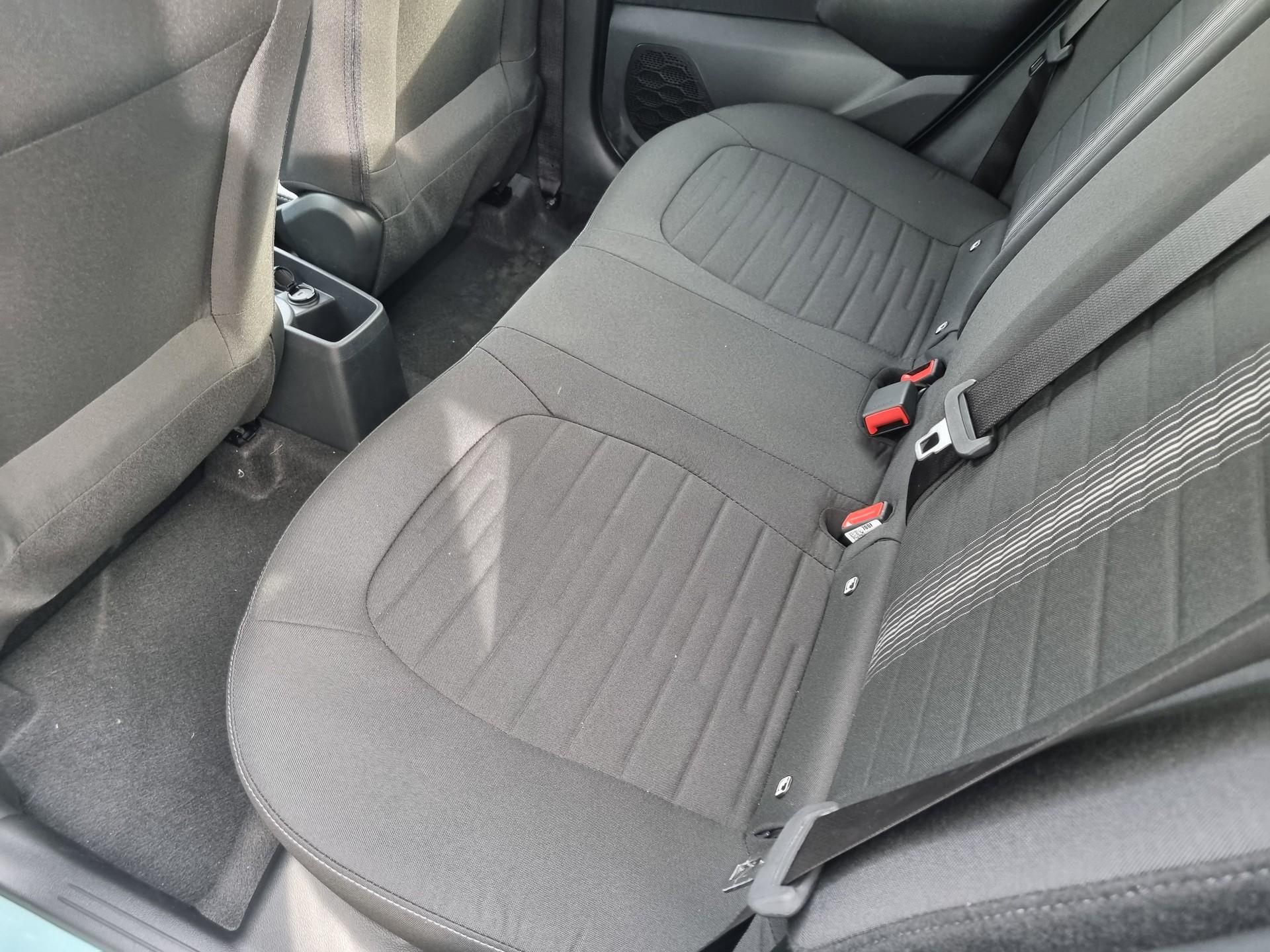 HYUNDAI i10 1.2 Amplia Aut.-image-8