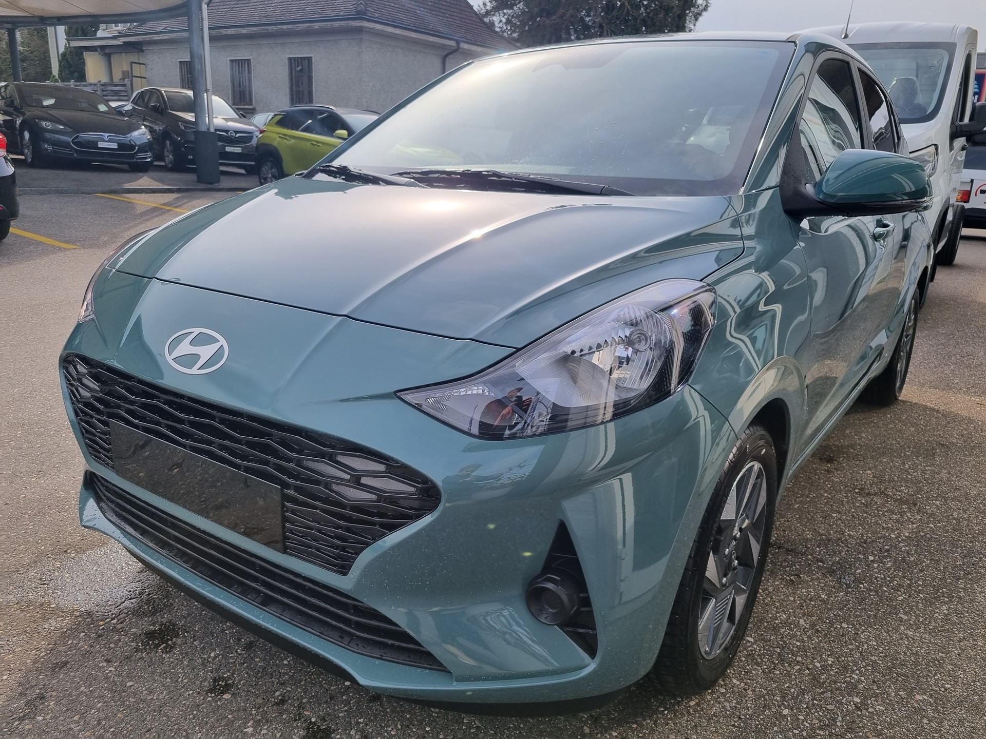 HYUNDAI i10 1.2 Amplia Aut.-image-2