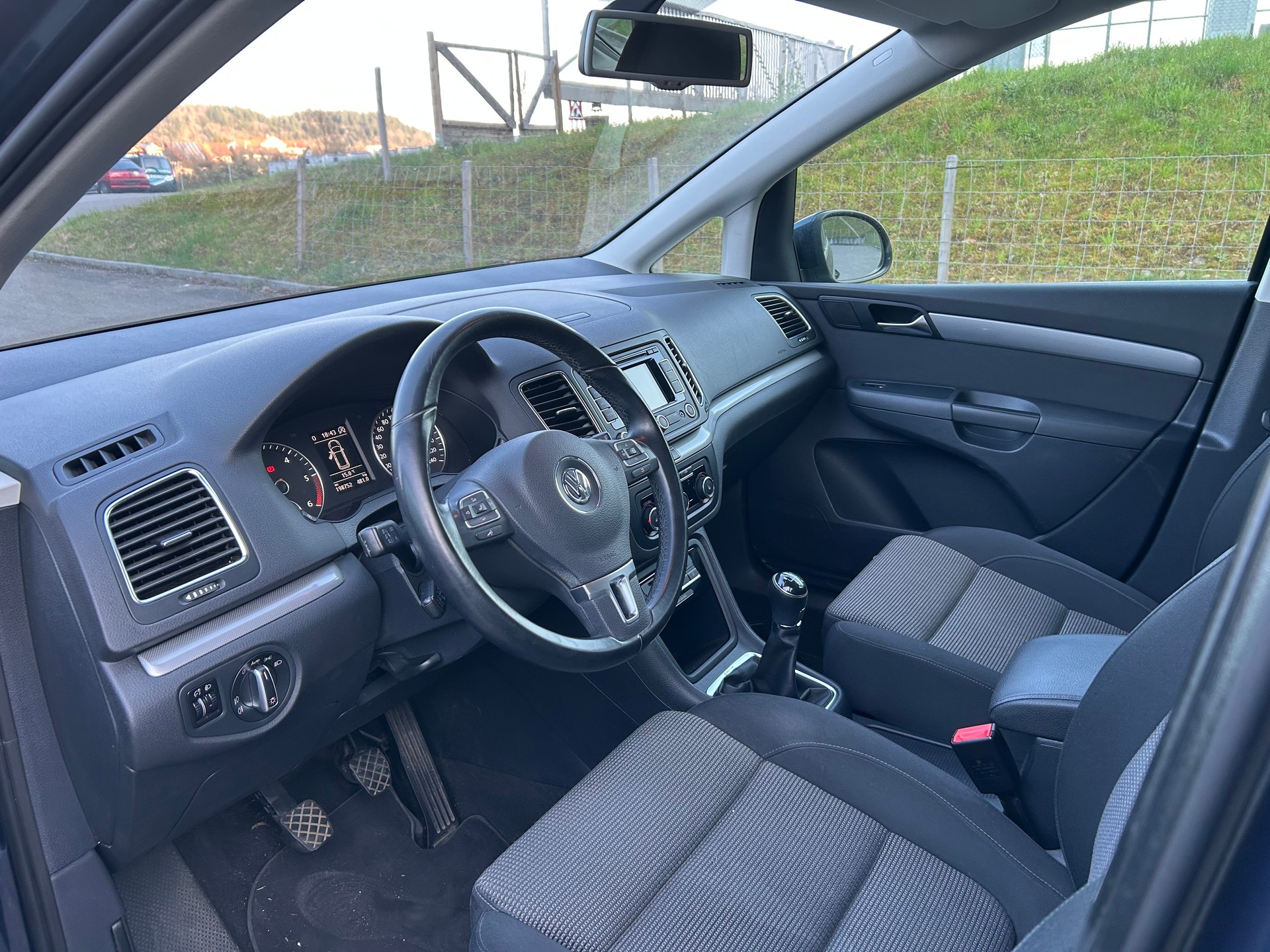 VW Sharan 2.0 TDI BMT Comfortline 4Motion-image-6