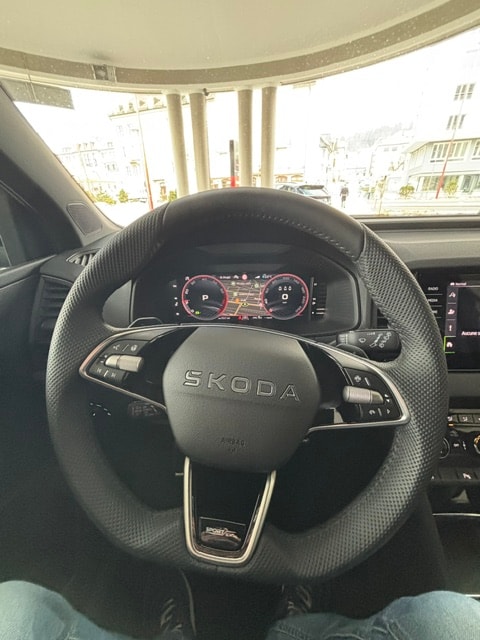 SKODA Karoq 2.0 TSI SportLine 4x4 DSG-image-6