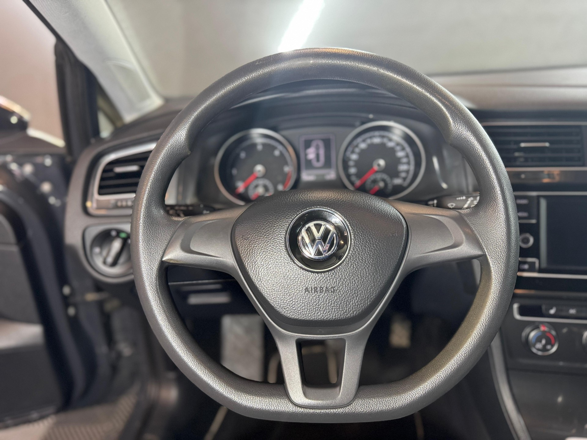 VW Golf Variant 1.6 TDI Trendline DSG-image-10