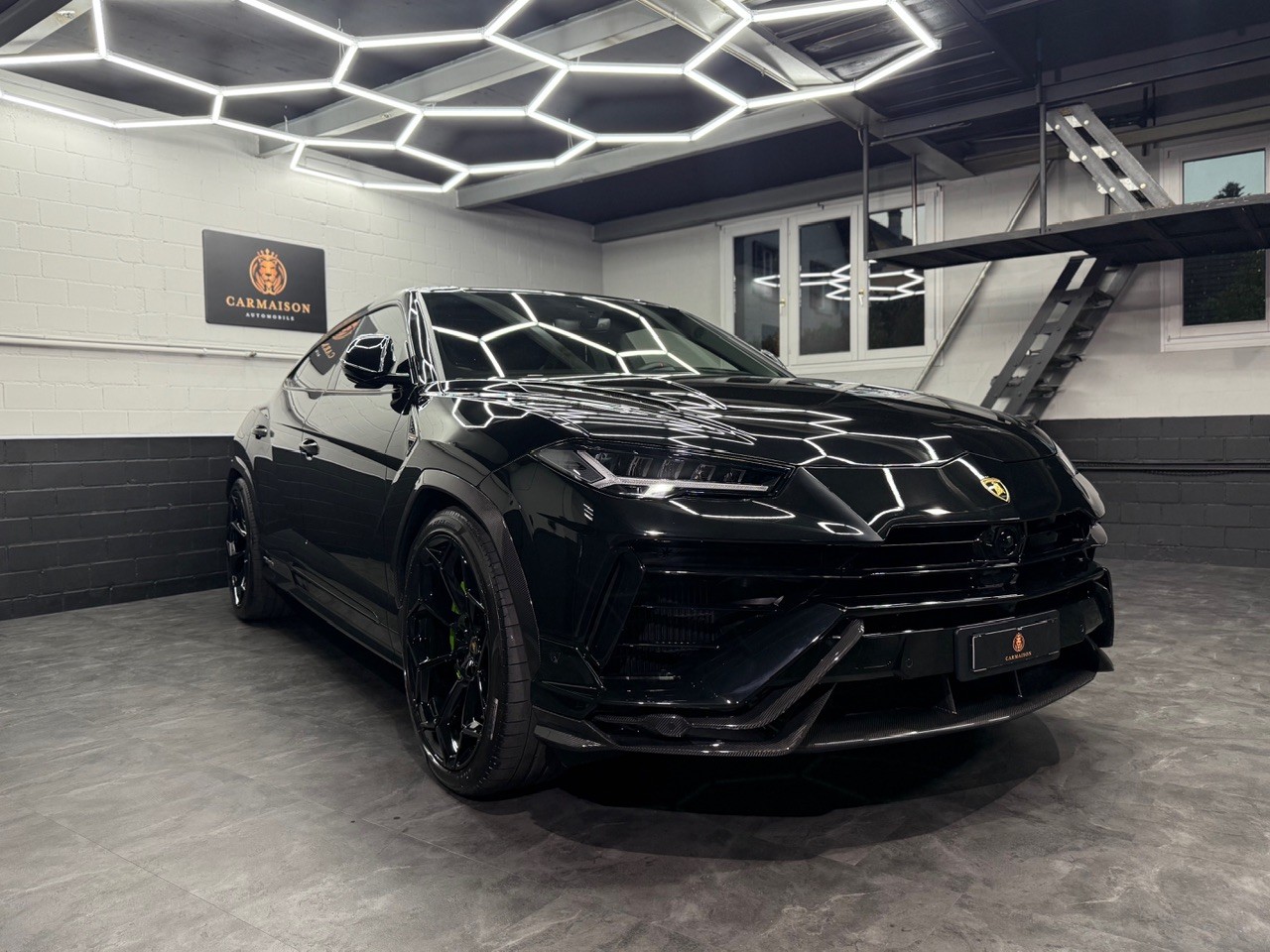 LAMBORGHINI Urus Performante | Carbon | Akrapovic | Alcantara-image-0
