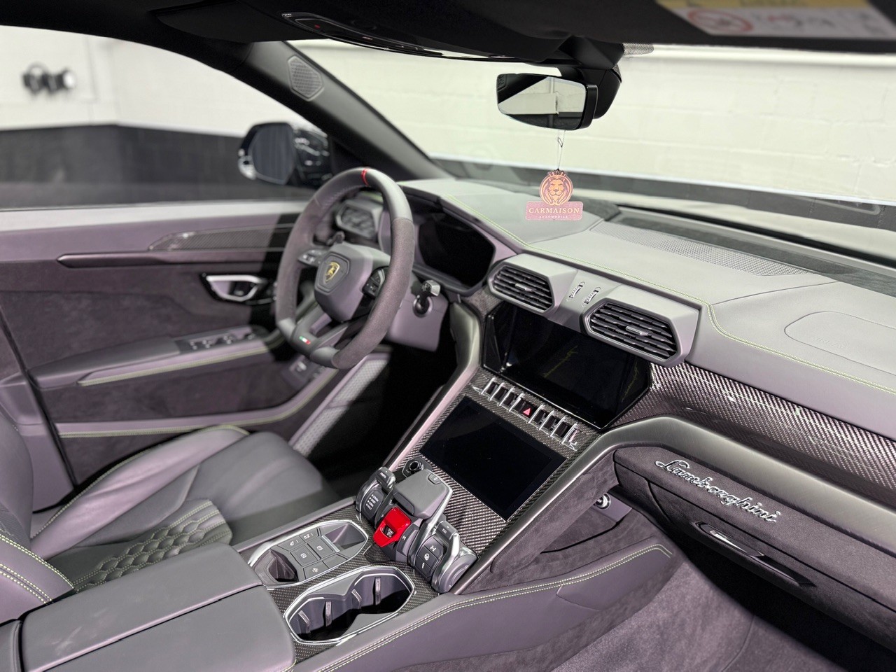 LAMBORGHINI Urus Performante | Carbon | Akrapovic | Alcantara-image-24