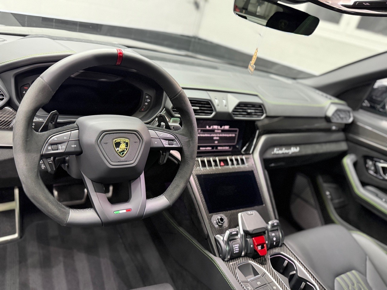 LAMBORGHINI Urus Performante | Carbon | Akrapovic | Alcantara-image-17