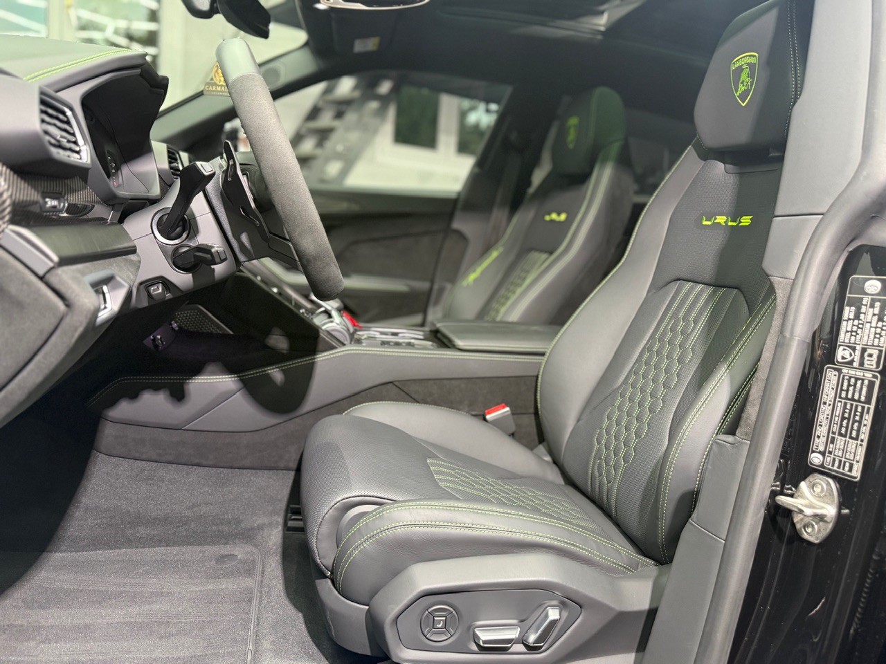 LAMBORGHINI Urus Performante | Carbon | Akrapovic | Alcantara-image-15