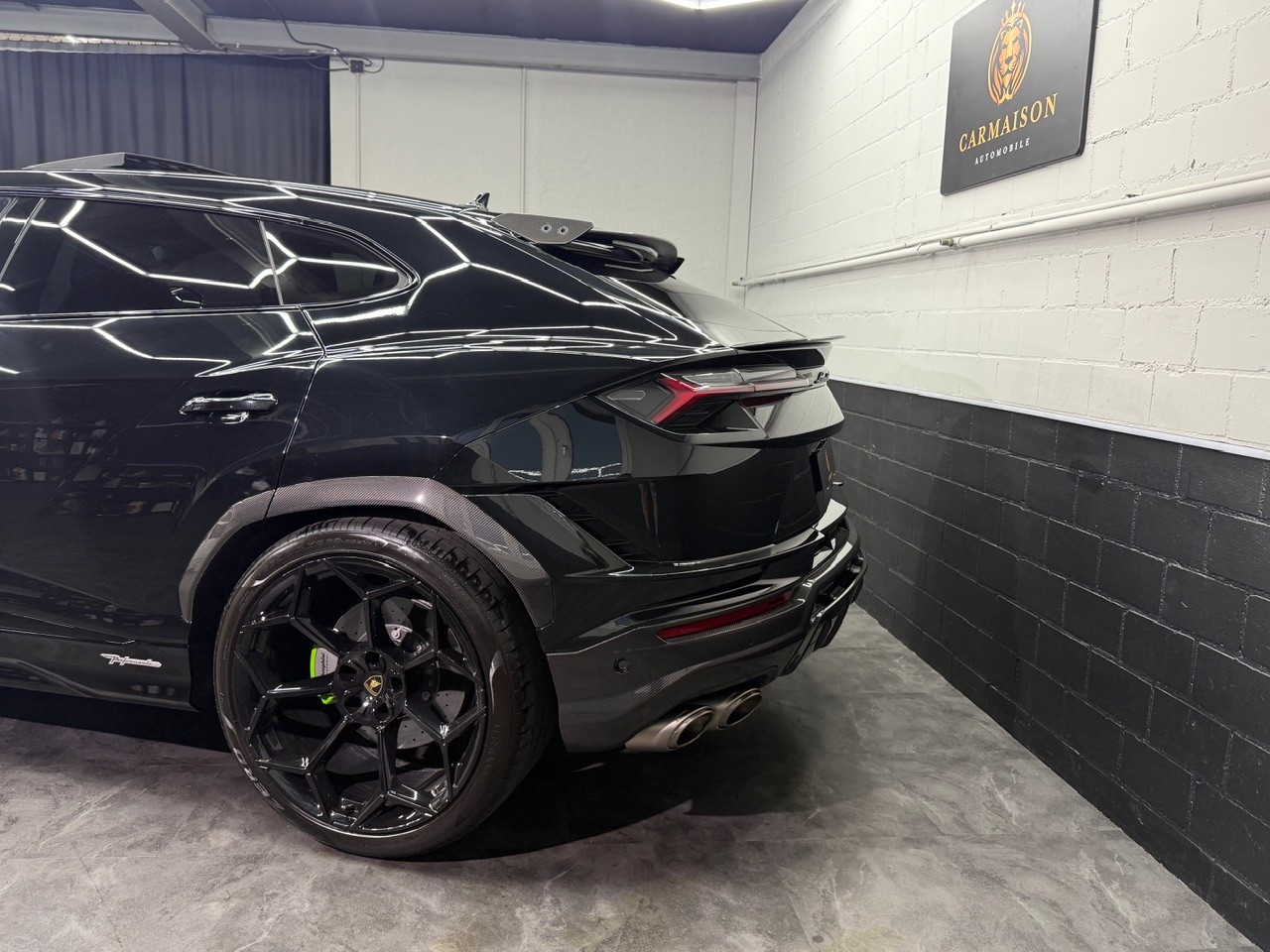 LAMBORGHINI Urus Performante | Carbon | Akrapovic | Alcantara-image-3