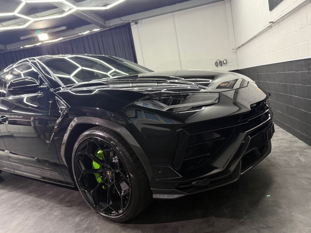 LAMBORGHINI Urus Performante | Carbon | Akrapovic | Alcantara-image-8