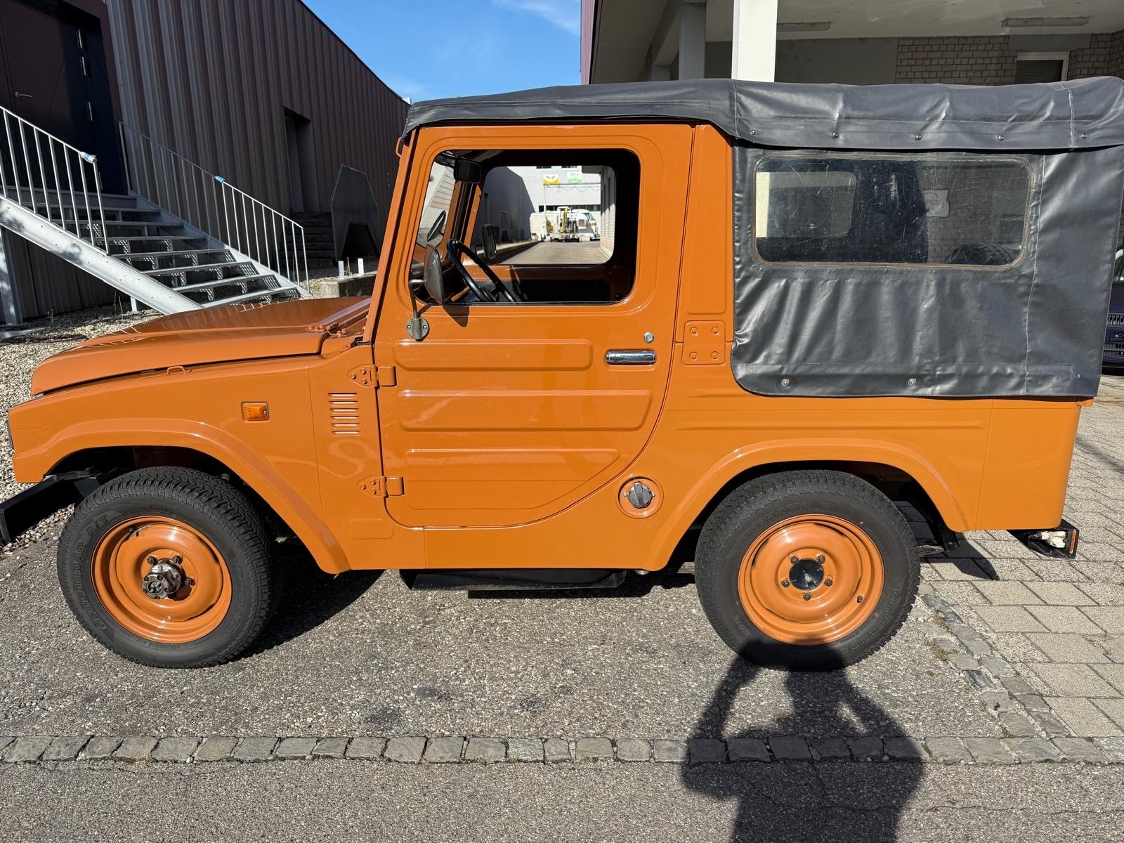 DAIHATSU F 20 LK-showroom-element-1